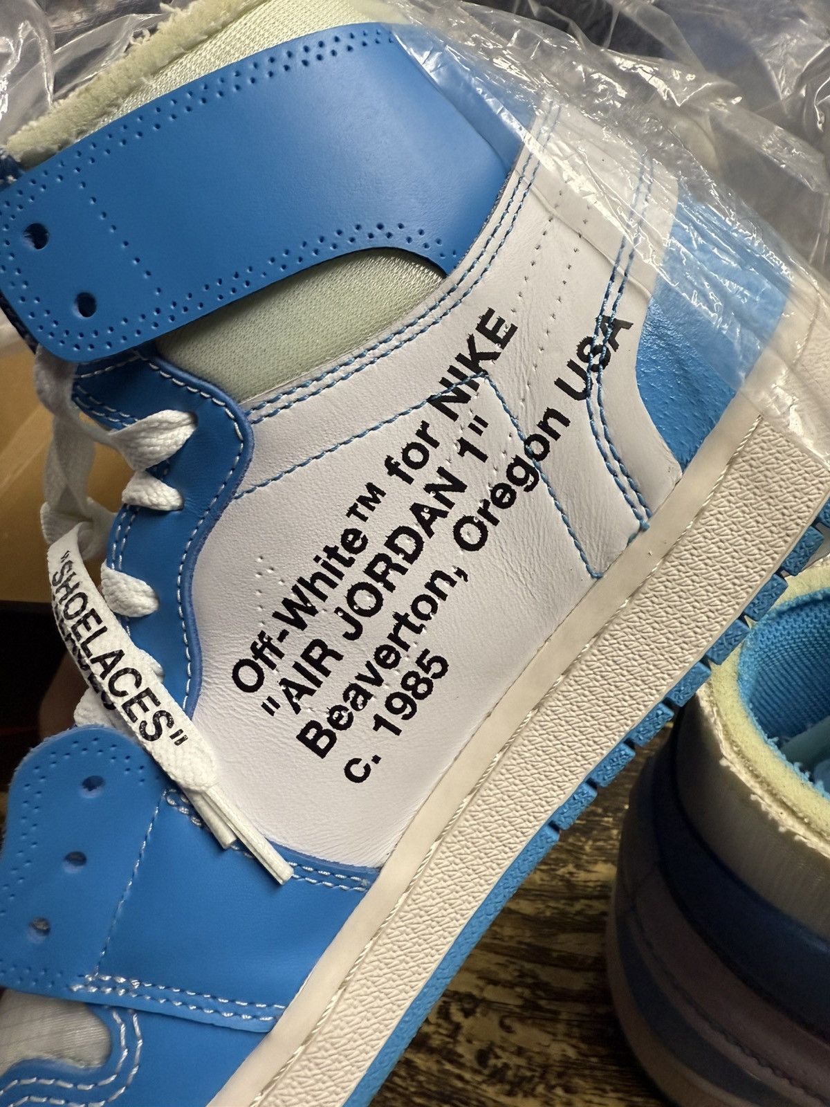 Jordan Brand × Off-White Air Jordan 1 x Off-White UNC Size 9.5 New Size US 9.5 / EU 42-43 - 9 Thumbnail