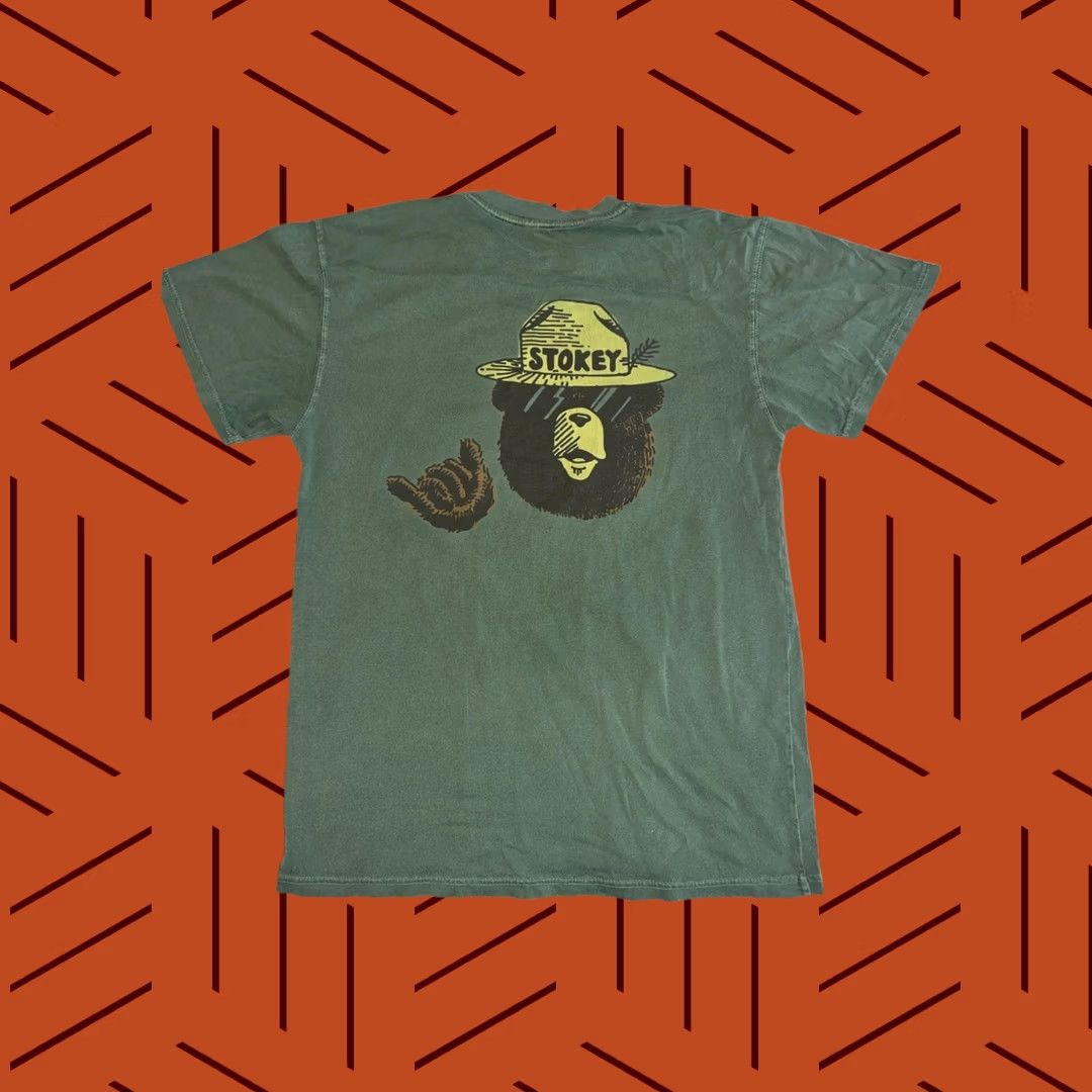 Vintage Vtg Smokey The Bear Parody ‘Stokey’ The Surfer Shirt Small Green Size US S / EU 44-46 / 1 - 1 Thumbnail