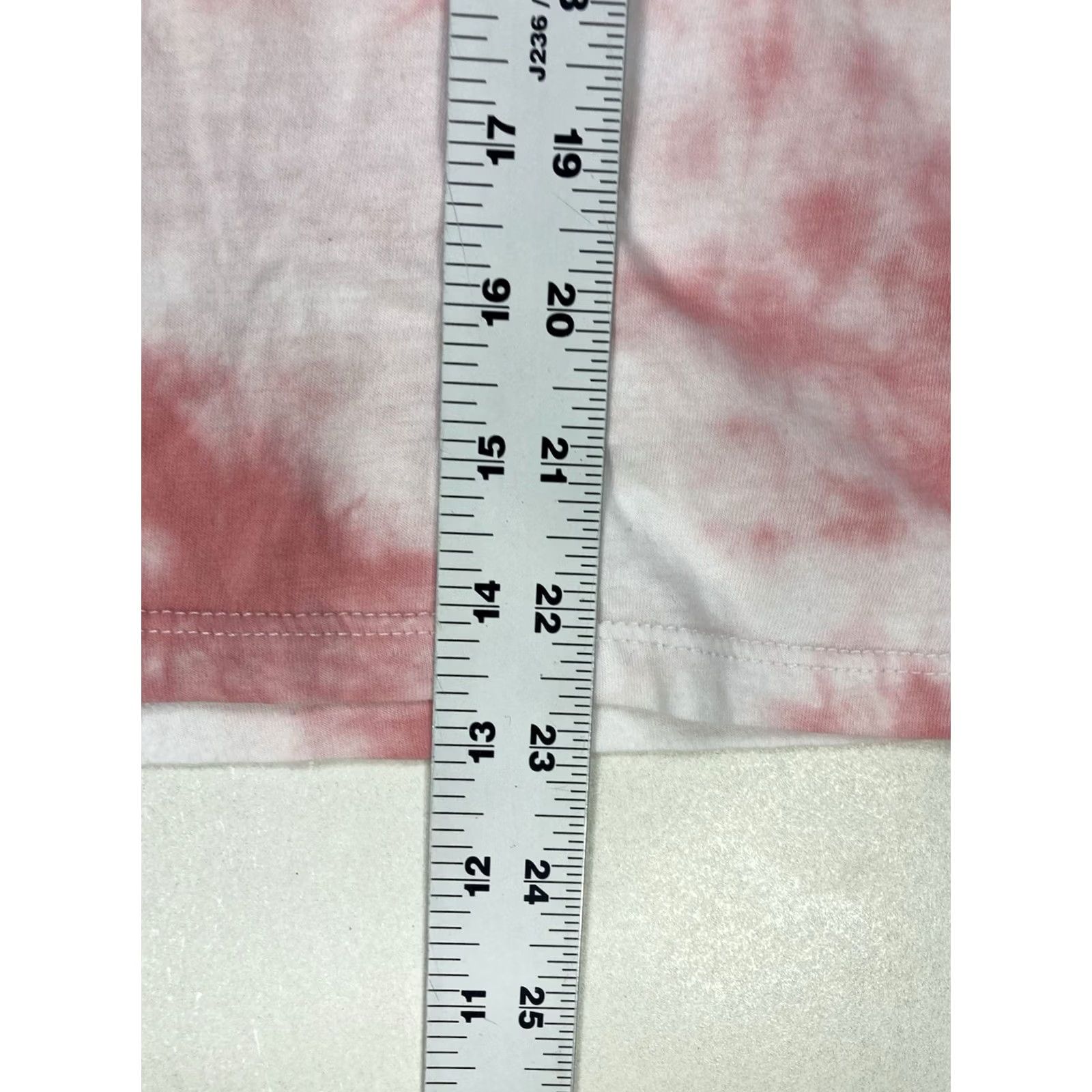 Hurley VINTAGE Hurley T-Shirt Women Small Pink White Tie Dye Tiger Graphic Short Sleeve Crew Neck Pullover Cotton Size S / US 4 / IT 40 - 7 Thumbnail
