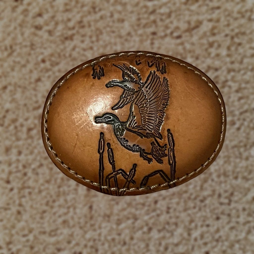 Vintage VINTAGE Duck Hunting Waterfowl Tooled Leather Belt Buckle 4" Size ONE SIZE - 1 Thumbnail
