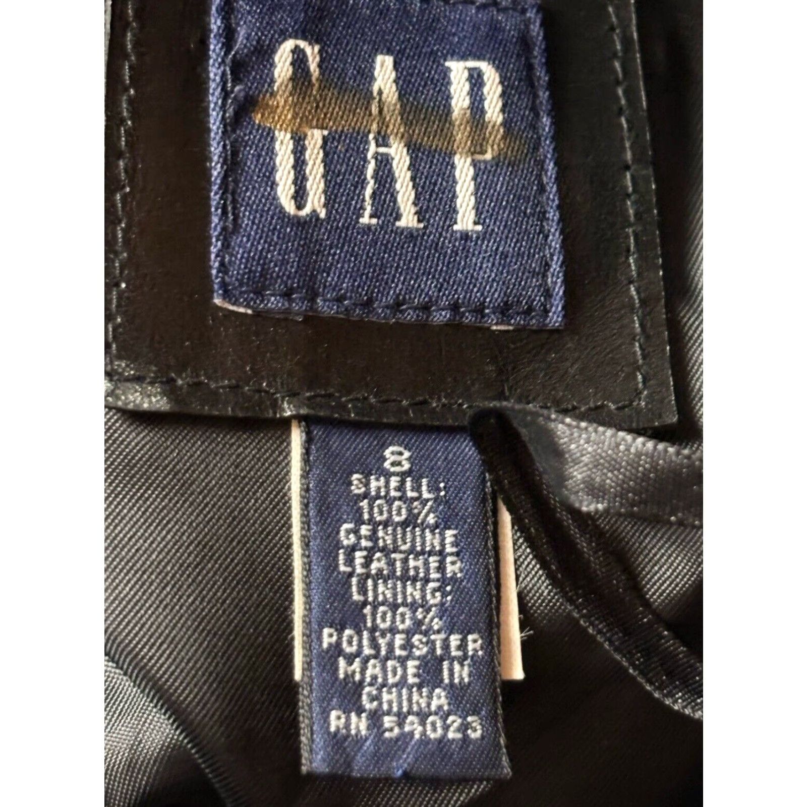 Gap VINTAGE Gap Midi Leather A-Line Skirt Women's Size 8 Black 90s Y2K Lined Size 30" / US 8 / IT 44 - 4 Thumbnail