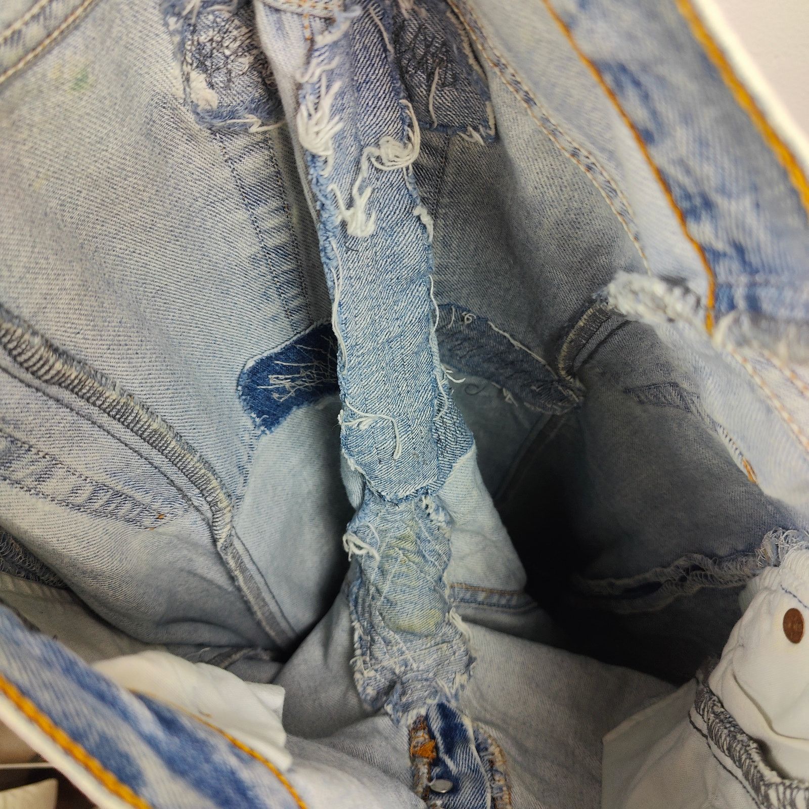 EB Denim EB Denim OG Reworked Levi's Womens 25 Light Wash Mid Rise Size 25" / US 0 / IT 36 - 9 Thumbnail