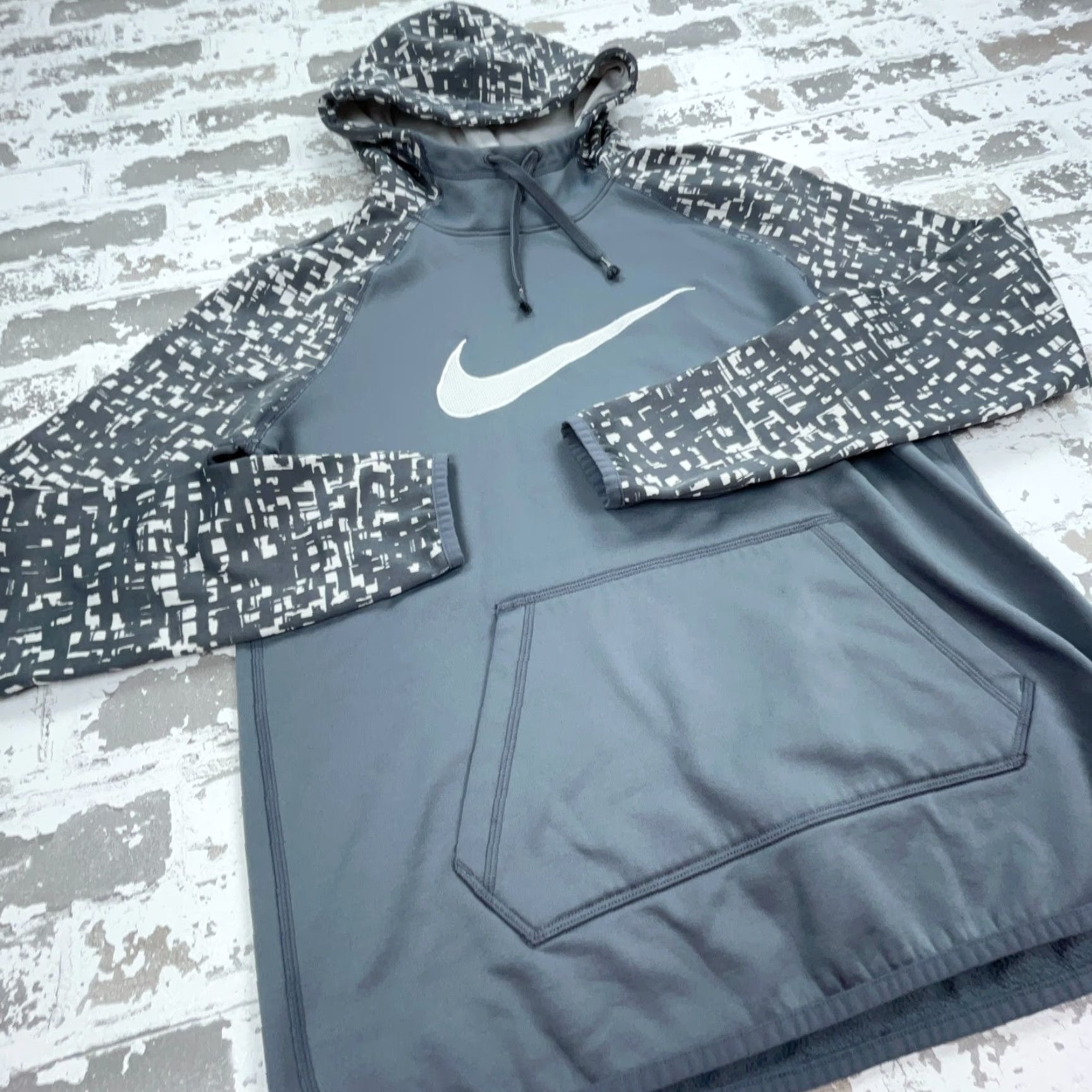 Nike Nike Hoodie Men Small Gray Dri Fit Geometric Camo Sweatshirt Performance Swoosh Size US S / EU 44-46 / 1 - 4 Thumbnail