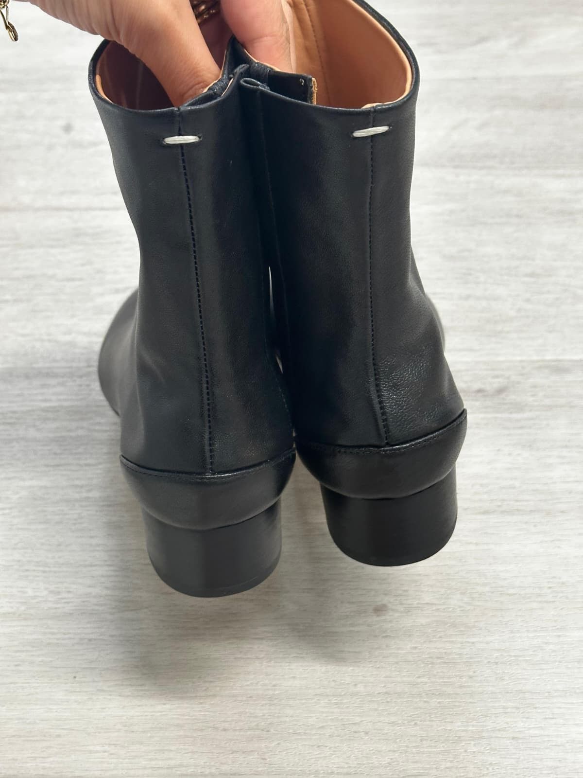 Maison Margiela maison margiela tabi boots black Size US 7 / IT 37 - 4 Thumbnail