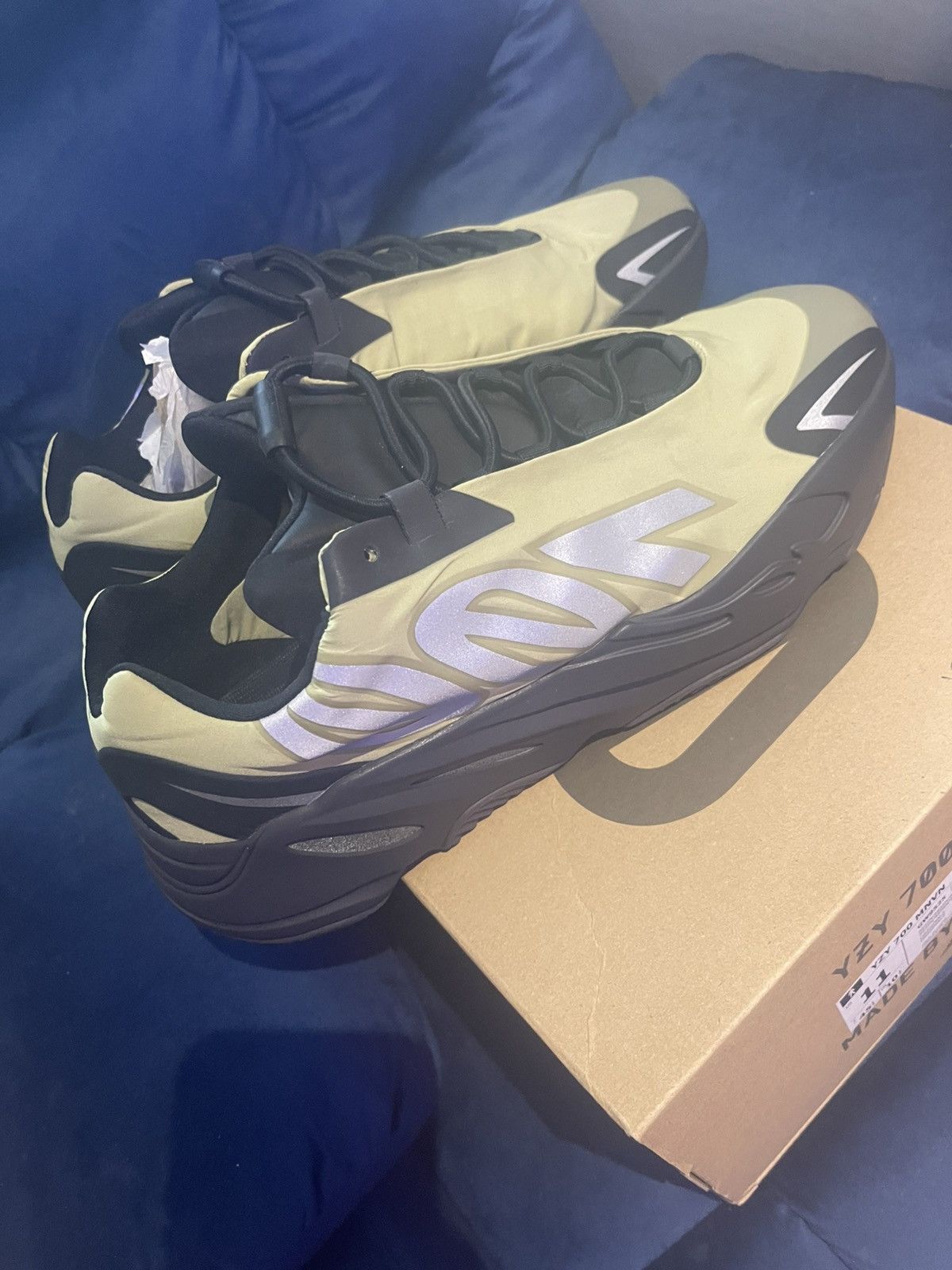Yeezy Yeezy 700 mnvn resin Size US 11 / EU 44 - 7 Thumbnail