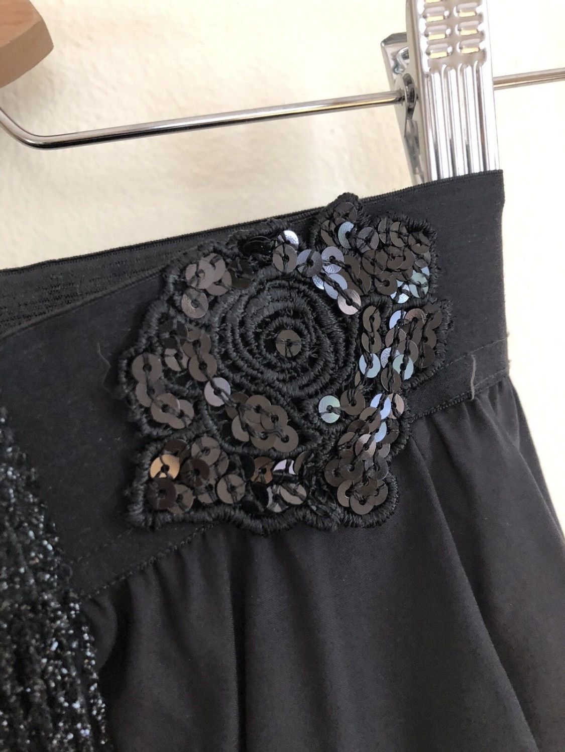 Jurgi Persoons Black Sequined Fringe Skirt Size 26" / US 2 / IT 38 - 4 Thumbnail
