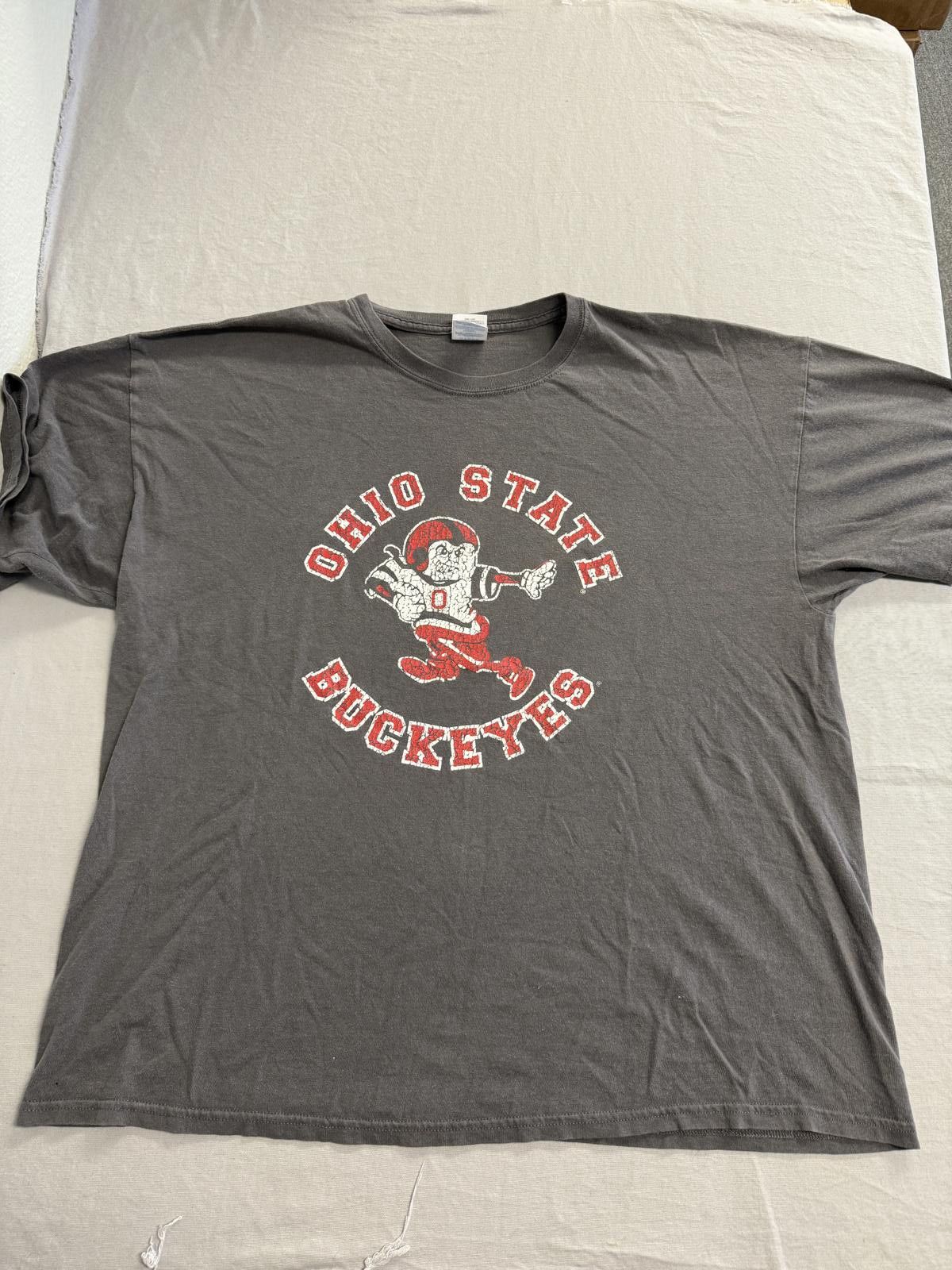 Gildan Ohio State Buckeyes Football T-shirt Old Mascot Player 2XL Size US XXL / EU 58 / 5 - 1 Thumbnail