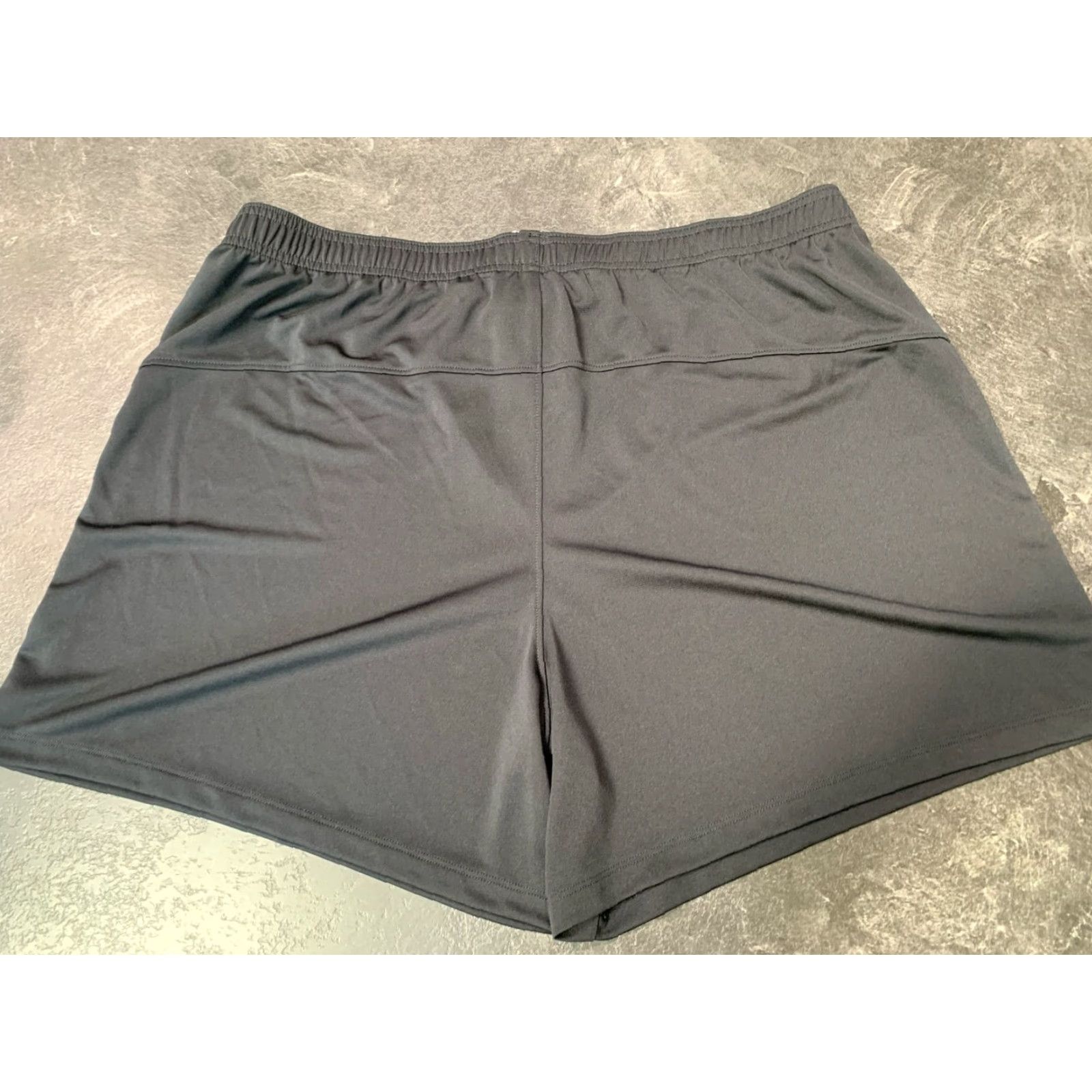 Under Armour VINTAGE Under Armour Athletic Shorts Womens XL Black Women's Active Apparel Size 40" / US 18 - 4 Thumbnail