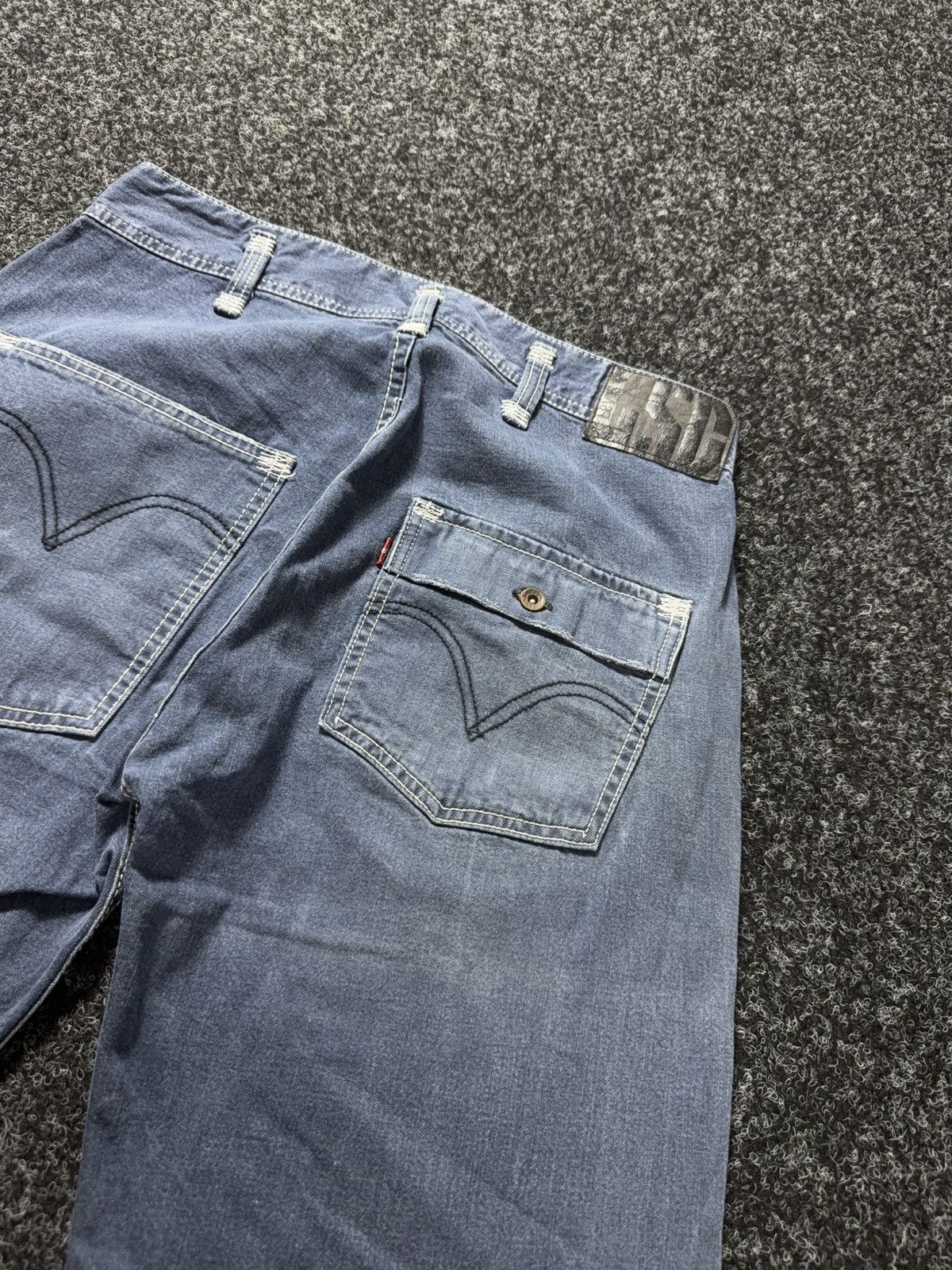 Levi's 00s Vintage Levi’s 880 Baggy Workwear Light Wash Denim Jeans Size US 31 - 18 Thumbnail