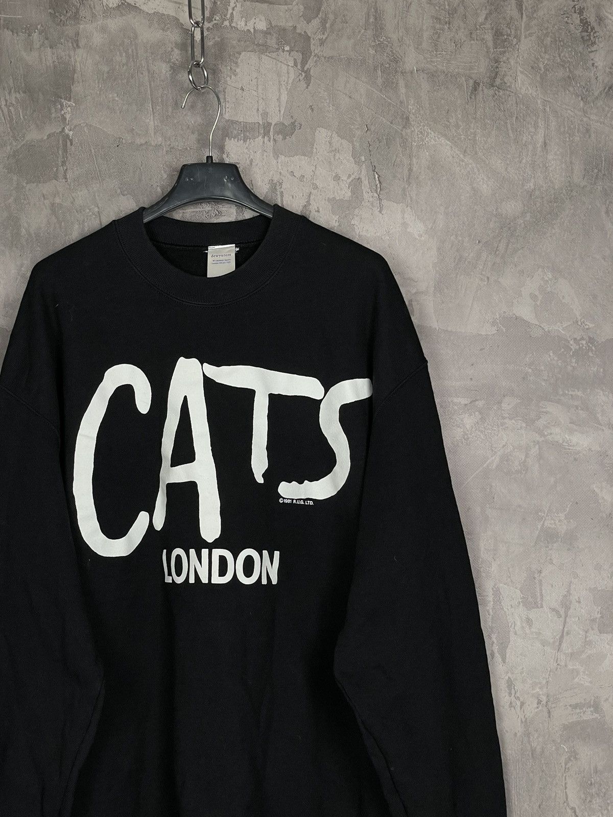 Band Tees × Vintage Cats London opera 80’s 1981 Avant Garde Cutie Sweatshirt Size US XL / EU 56 / 4 - 4 Thumbnail