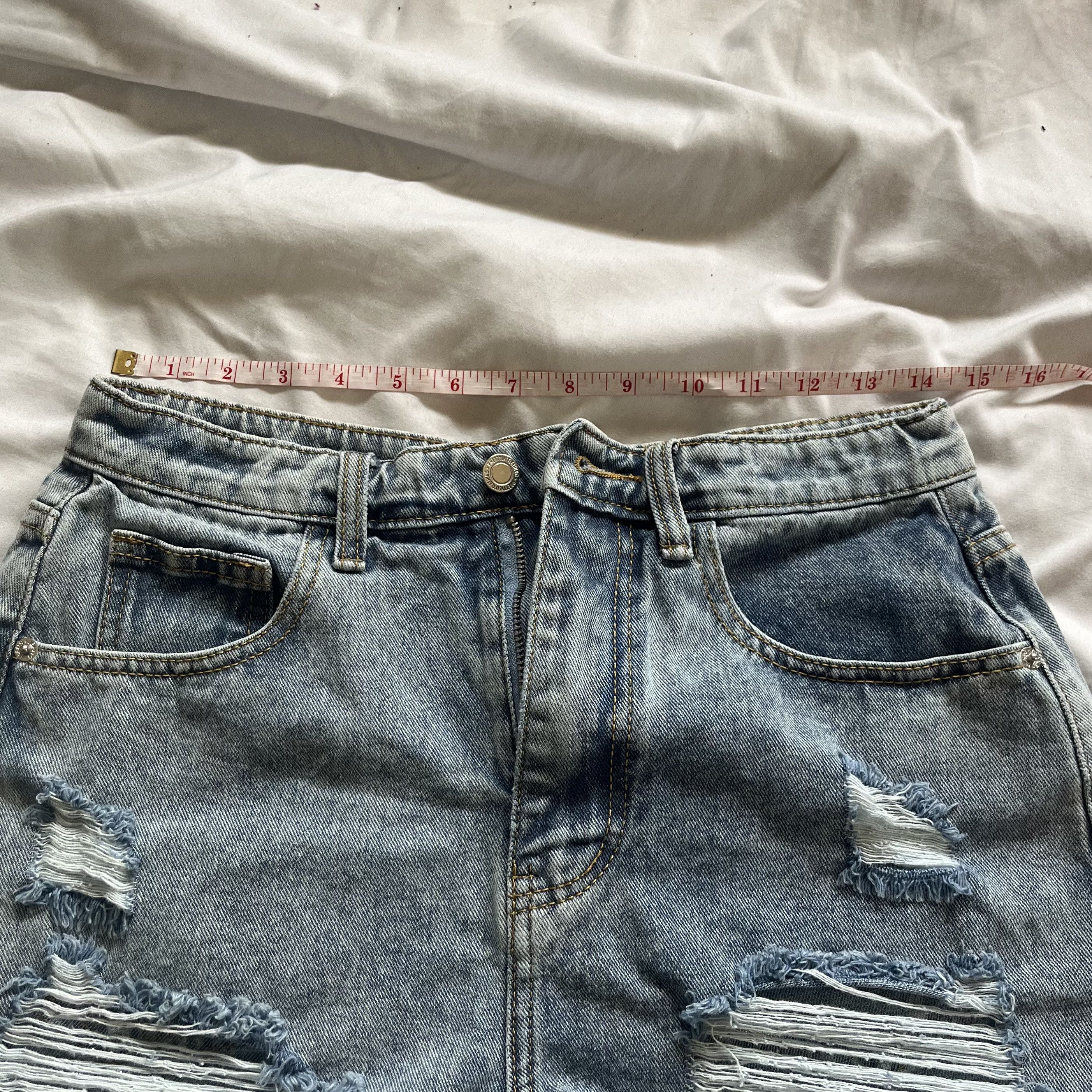 PrettyLittleThing PrettyLittleThing Booty Jean Shorts Size 28" / US 6 / IT 42 - 6 Thumbnail