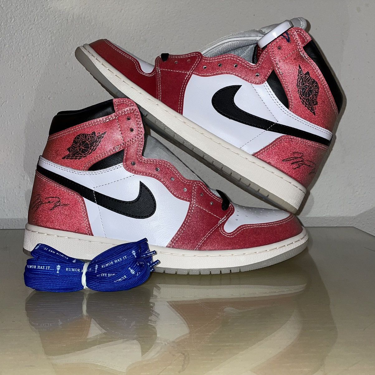 Jordan Brand Jordan Retro 1 “Trophy Room” Friends And Family Edition Size US 11 / EU 44 - 1 Thumbnail