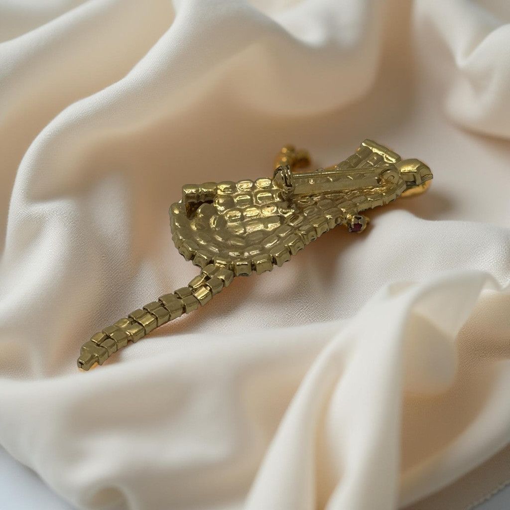 Other Vintage 1950s Rhinestone Cat Brooch Gold Tone Figural Pin Size ONE SIZE - 3 Thumbnail