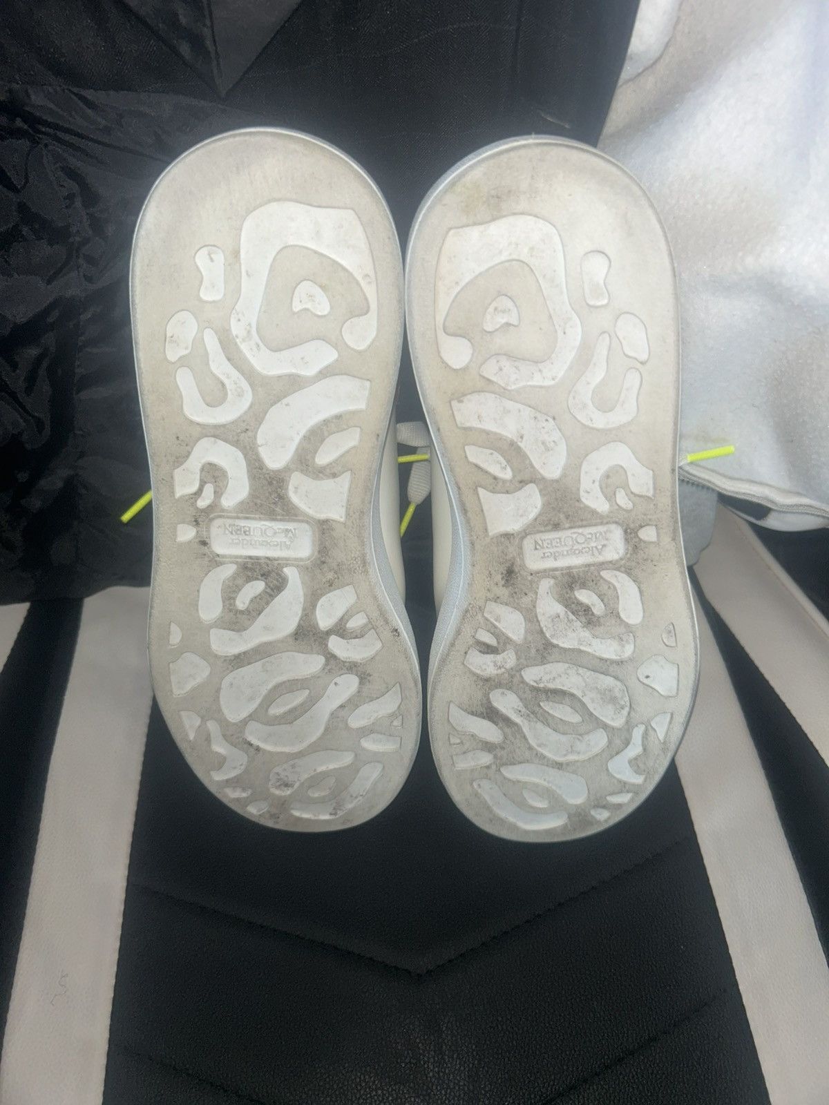 Alexander McQueen Alexander McQueen Oversized Sneaker 'White Multi Snake Print Size US 9 / EU 42 - 6 Thumbnail