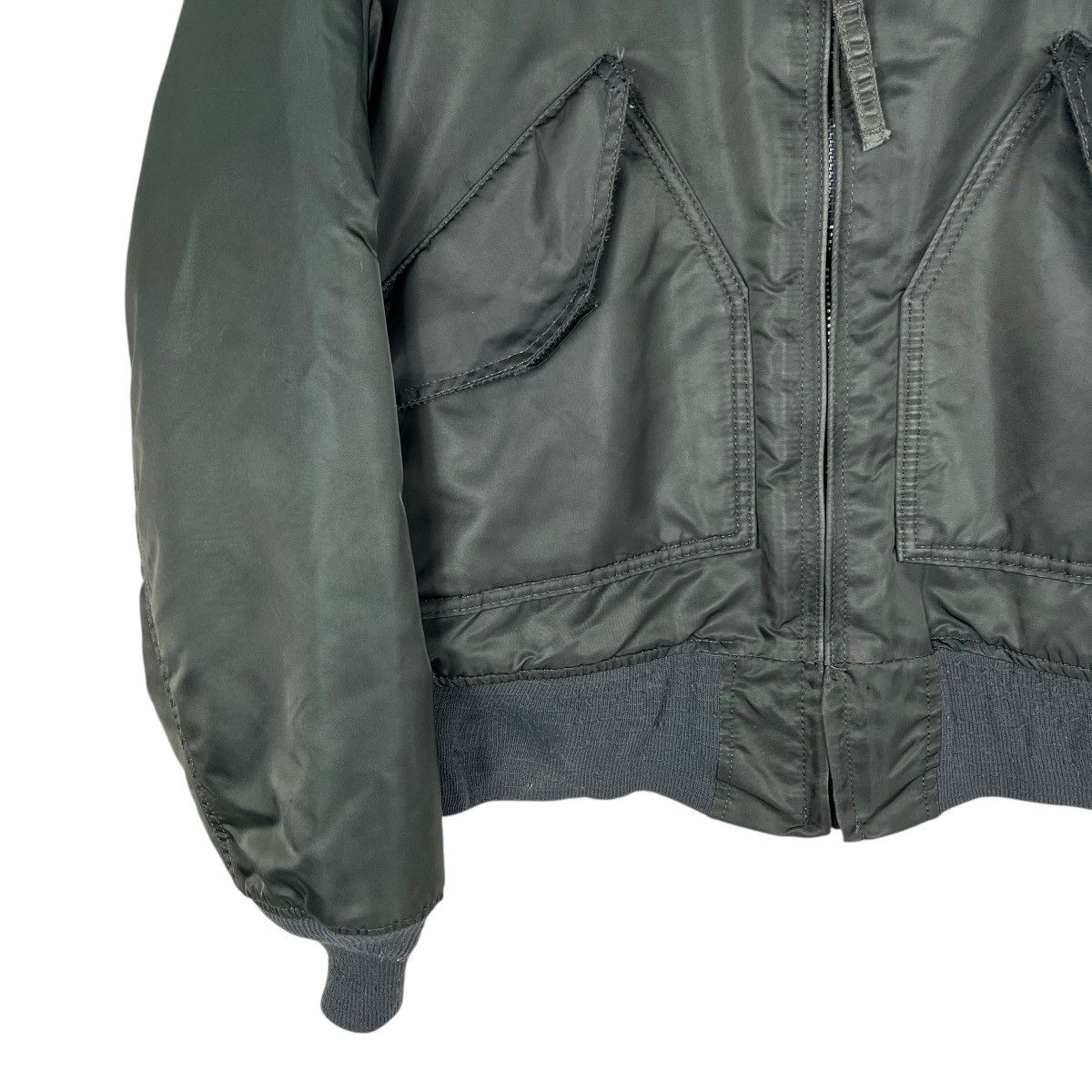 Alpha Industries Vintage alpha Cwu 45 P Bomber Jacket Made In Usa Size M Size US M / EU 48-50 / 2 - 5 Thumbnail