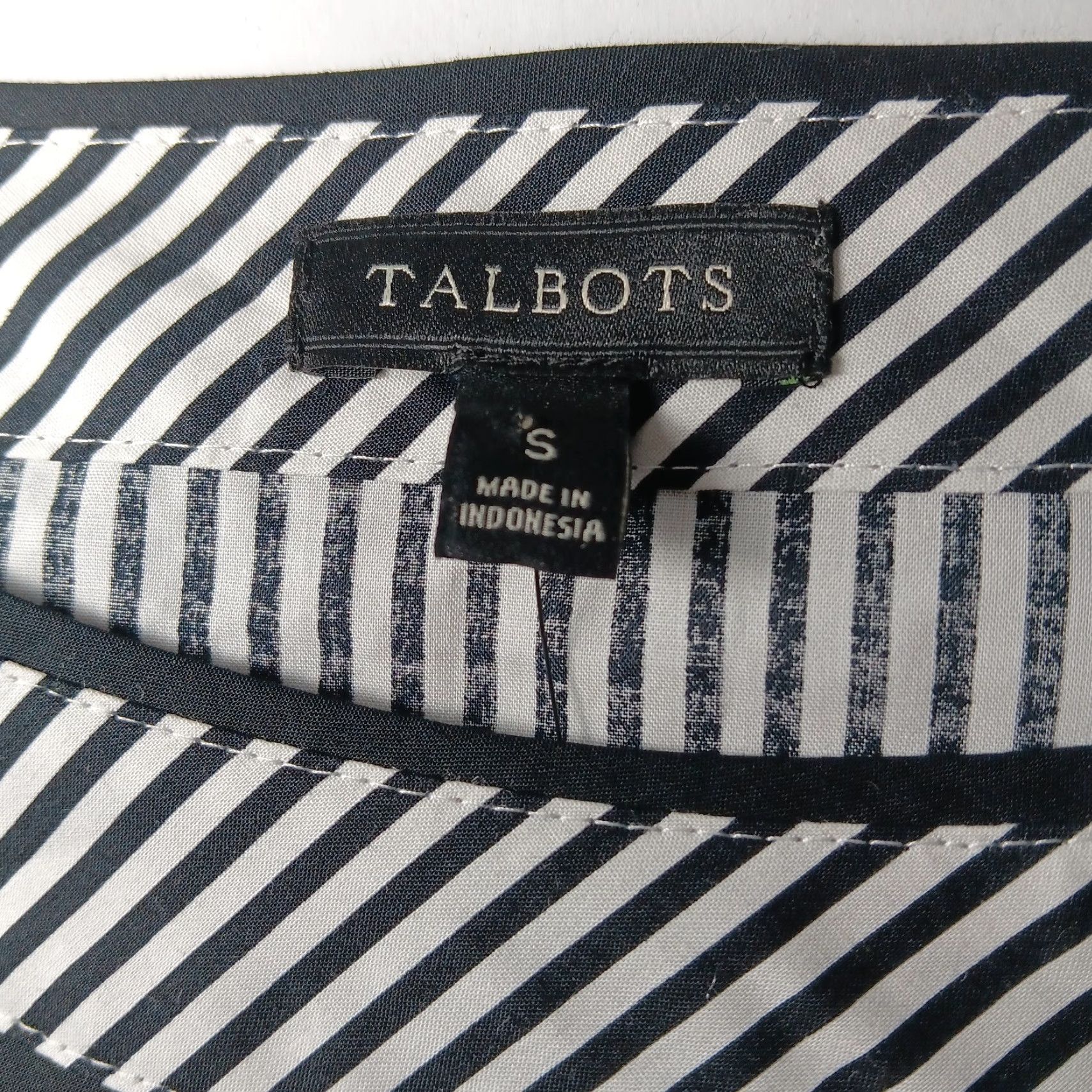 Talbots VINTAGE Talbots Women's Blouse Pullover Size Small Black White Striped Cotton Classic Fitted Sleeve Zipper Size S / US 4 / IT 40 - 7 Thumbnail
