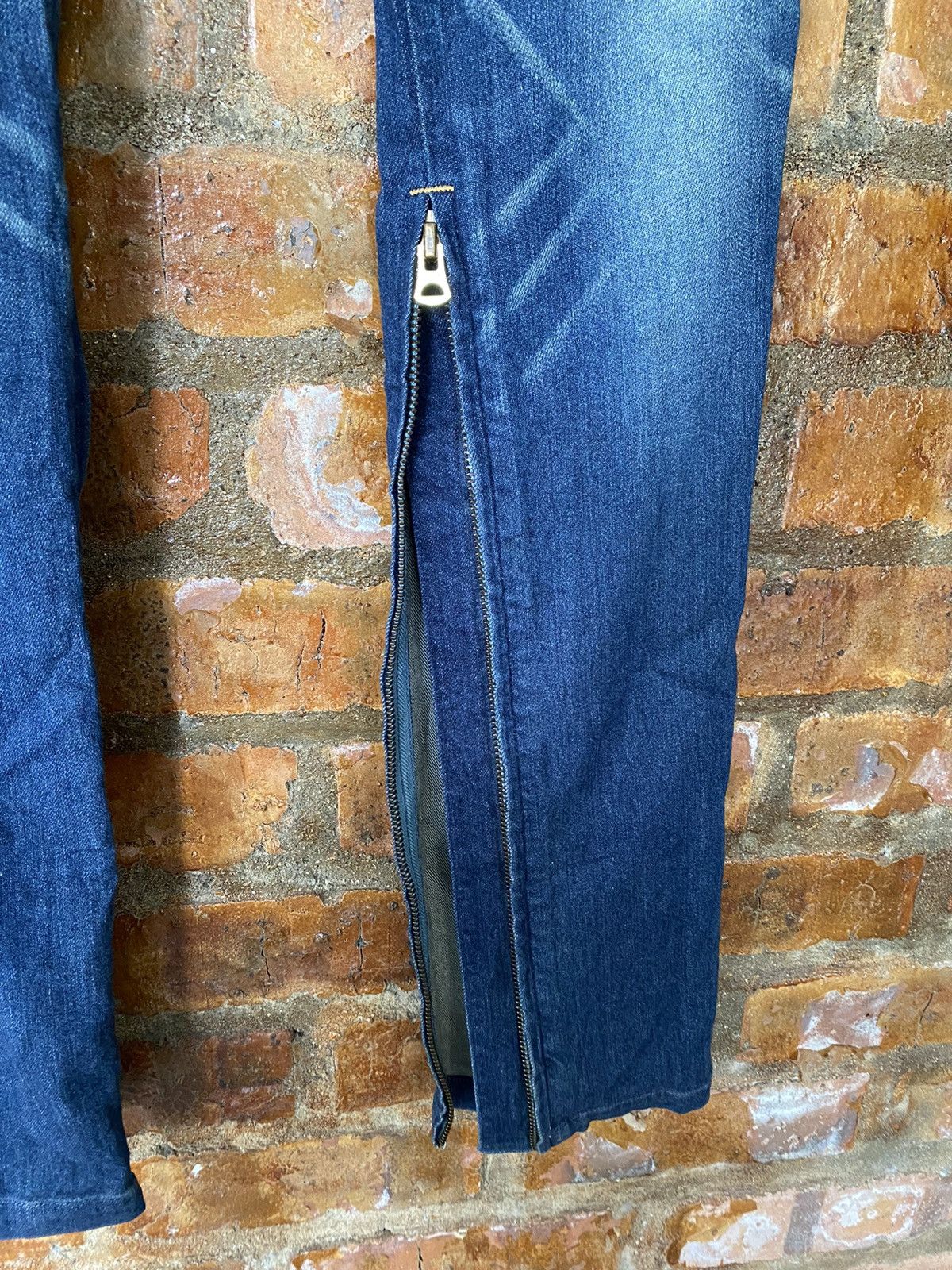 Japanese Brand 2000s Private Brand AG Japan multipocket leg long zipper Size US 30 / EU 46 - 11 Thumbnail