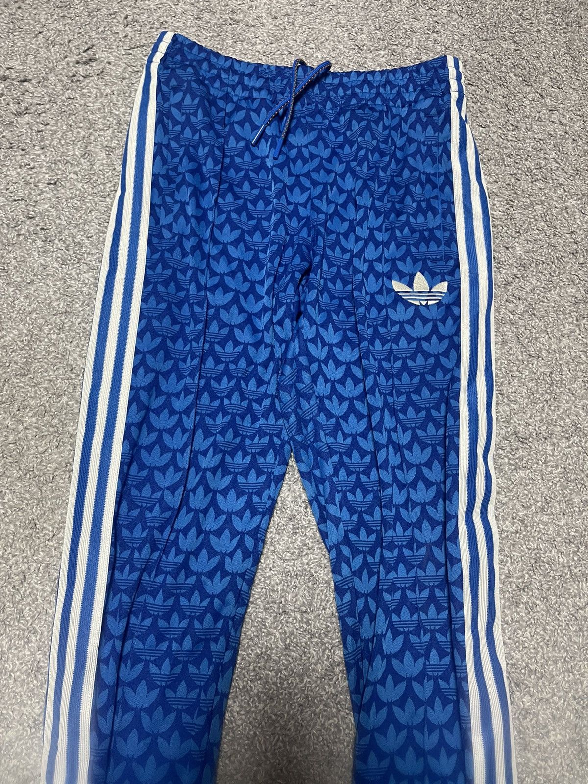 Adidas ADIDAS ORIGINALS ADICOLOR 70'S MONOGRAM TRACKPANTS SIZE M Size US 32 / EU 48 - 8 Thumbnail