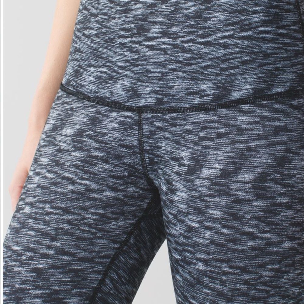 Lululemon Lululemon Athletica Black Leggings with Wide Waistband Size 27" / US 4 / IT 40 - 4 Thumbnail