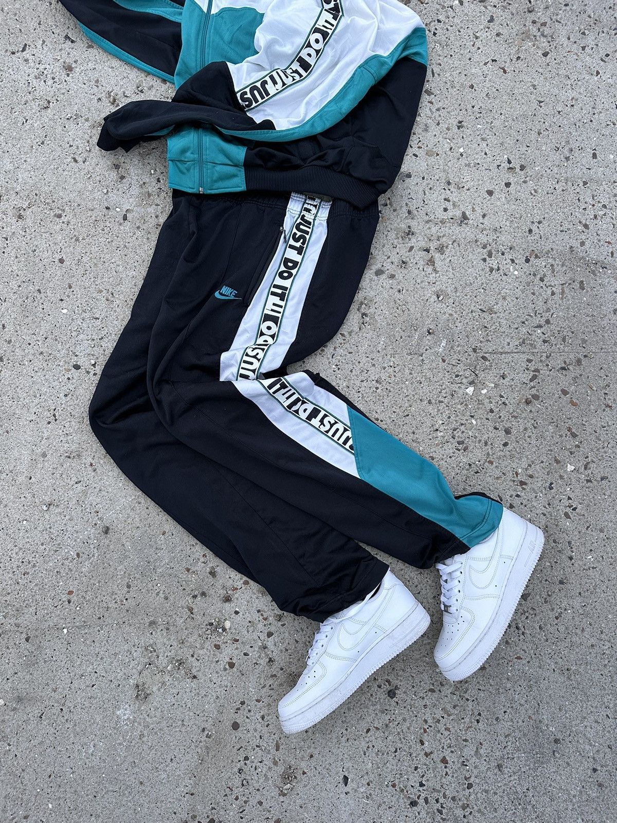 Nike Vintage Nike Tracksuit Size US 32 / EU 48 - 7 Thumbnail