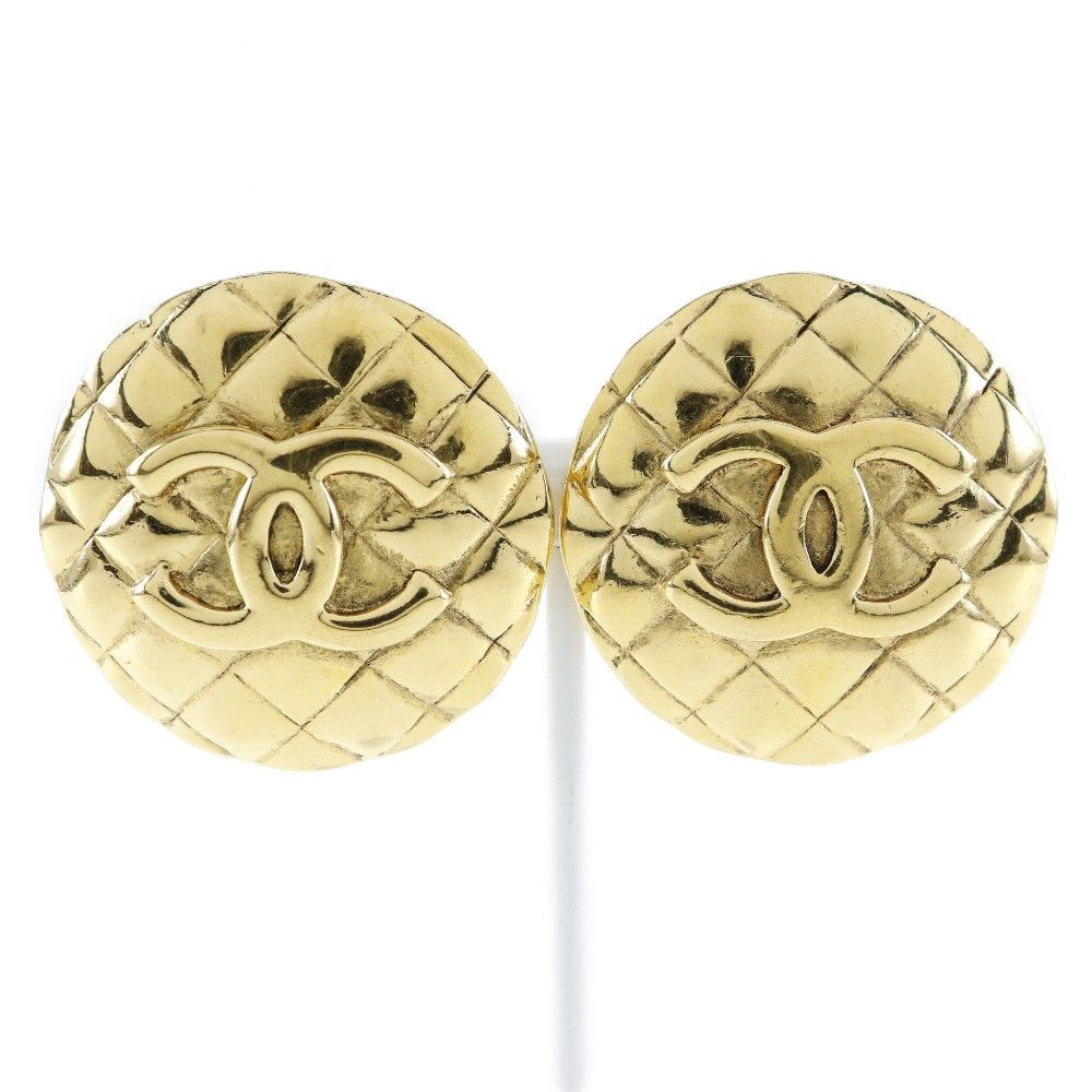 Chanel Chanel Vintage CC Quilted Round Button Clip-On Earrings Metal Size ONE SIZE - 1 Thumbnail