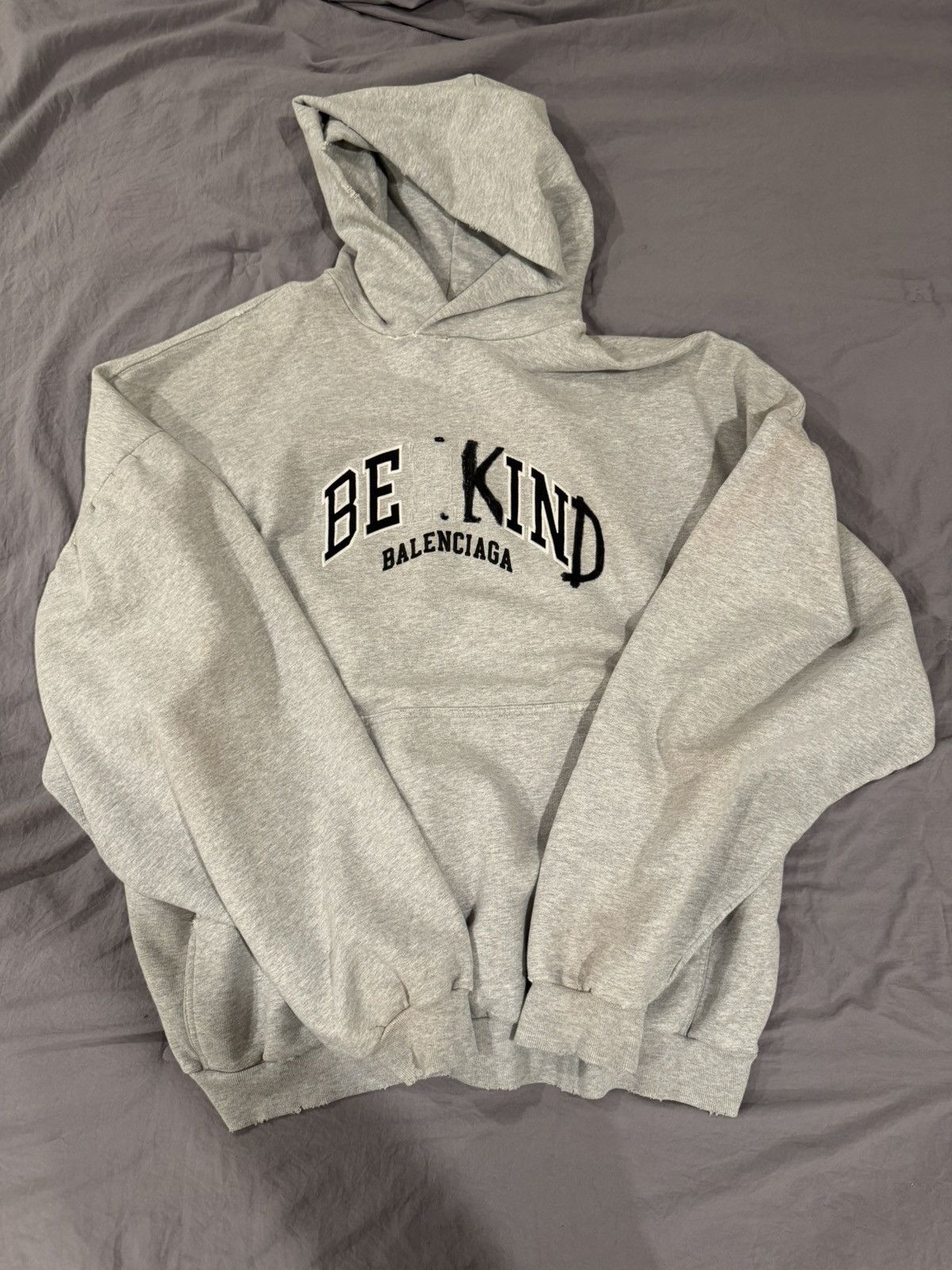 Balenciaga BE KIND BALENCIAGA HOODIE RARE Size US L / EU 52-54 / 3 - 1 Thumbnail