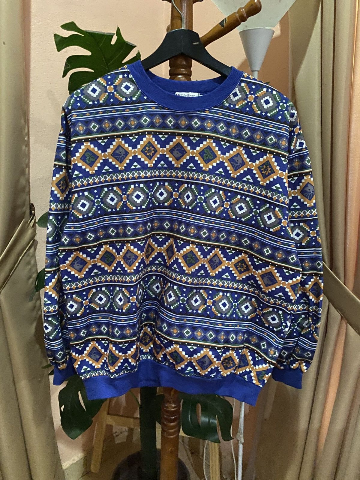 Japanese Brand VINTAGE CECILENE NAVAJO DESIGN SWEATSHIRT Size US L / EU 52-54 / 3 - 1 Thumbnail