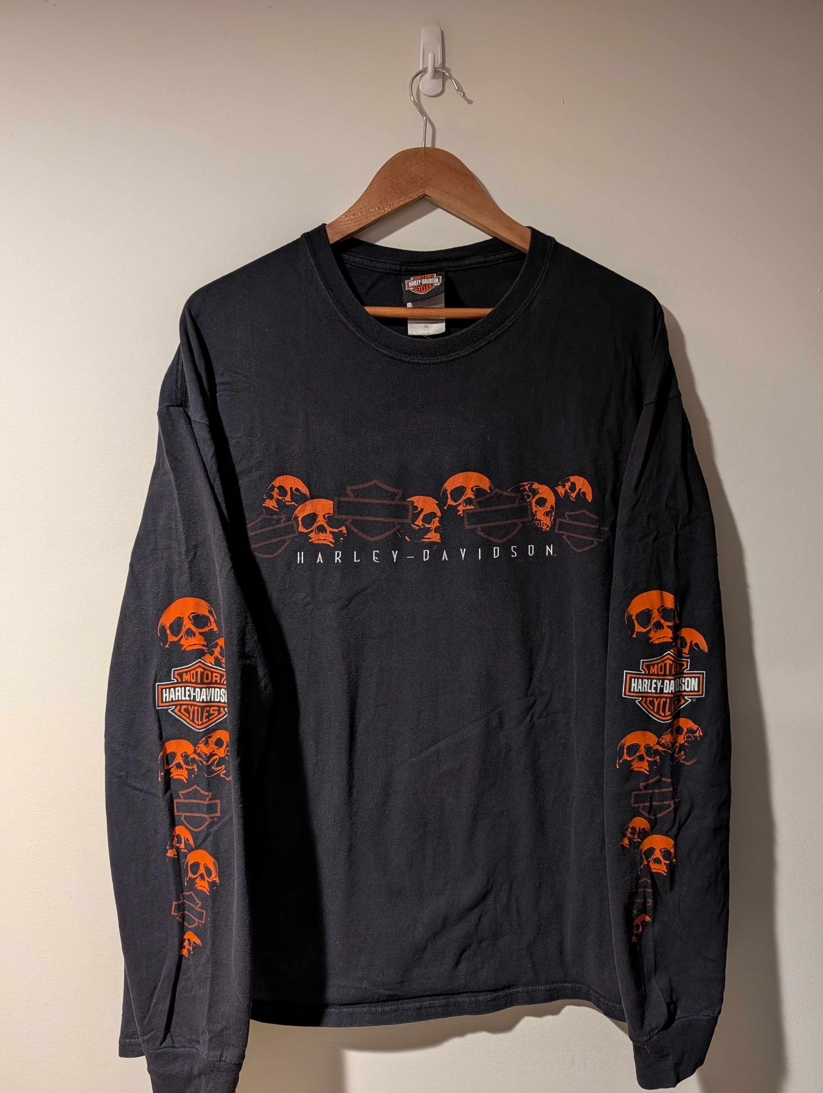Vintage 2011 Harley Davidson Motorcycle Skull Long-Sleeve