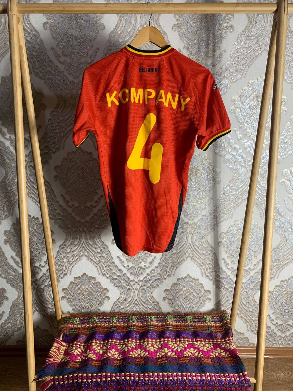 Vintage Very Rare Belgium Kompany 4 Retro Soccer Jersey Bayer Y2K Size US S / EU 44-46 / 1 - 1 Thumbnail