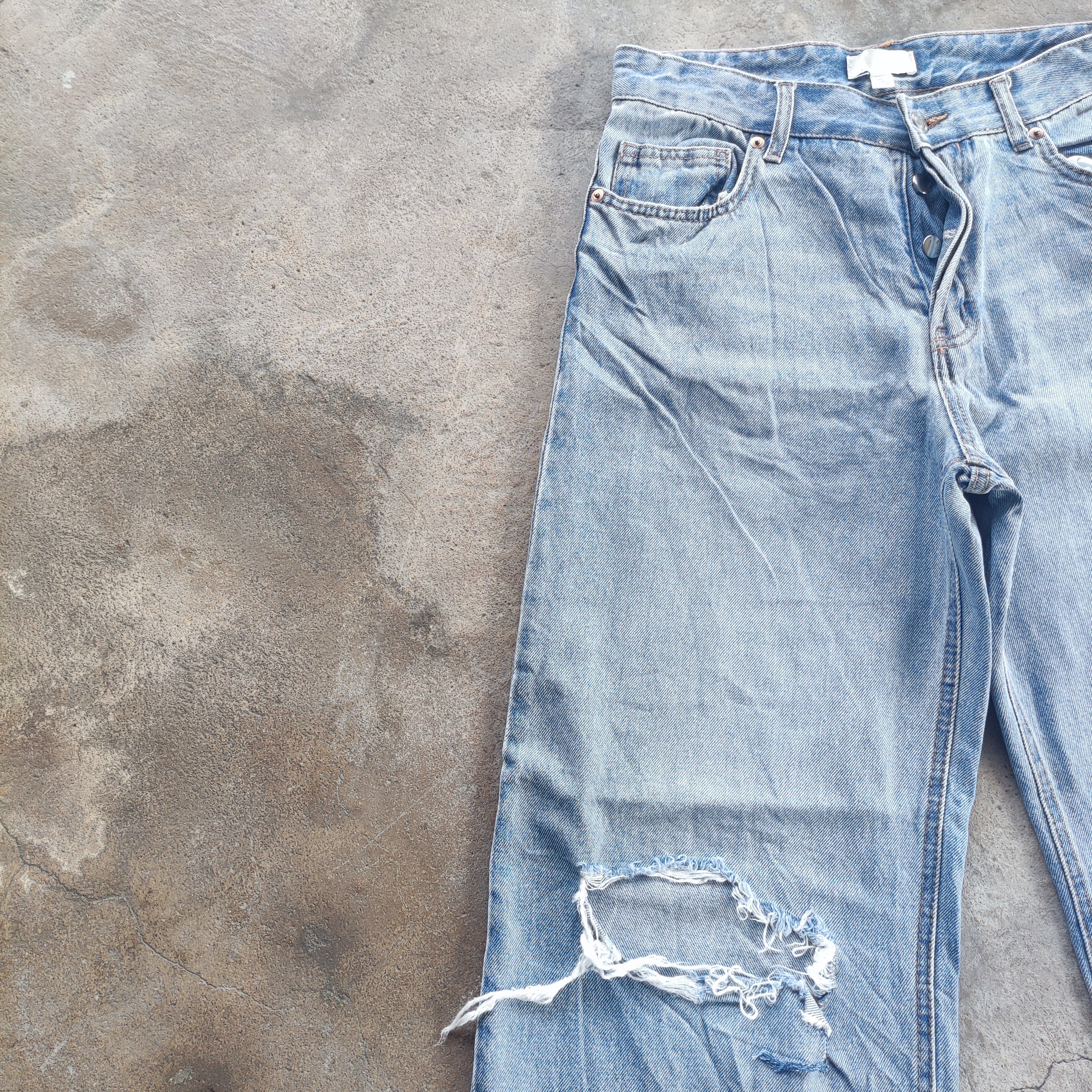 H&M Vintage Japanese Brand Baggy Jeans Button Faded Ripped pants Size US 31 - 6 Thumbnail