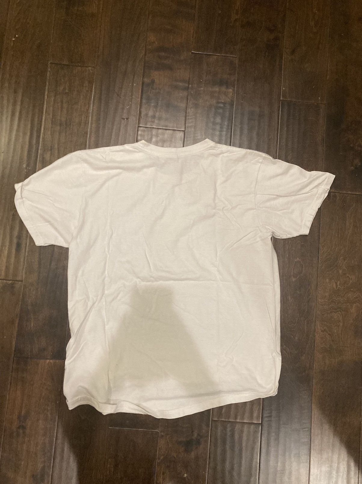Supreme Supreme white chair tee large Size US L / EU 52-54 / 3 - 5 Thumbnail