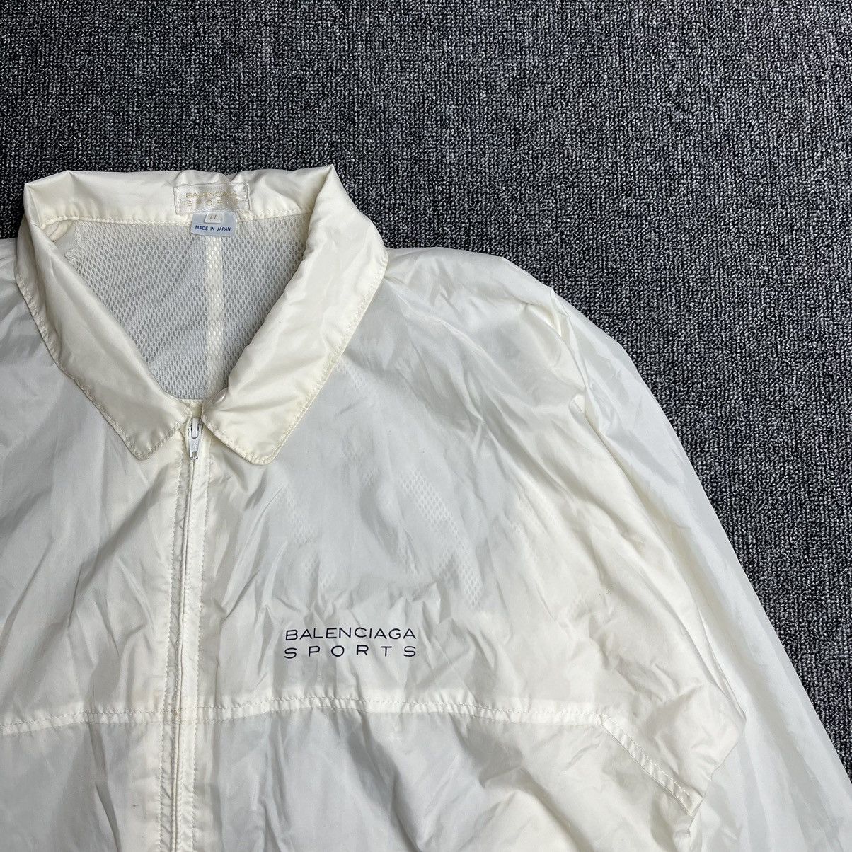 Balenciaga × Vintage Vintage Balenciaga Sport Windbreaker Jacket Size US M / EU 48-50 / 2 - 2 Thumbnail