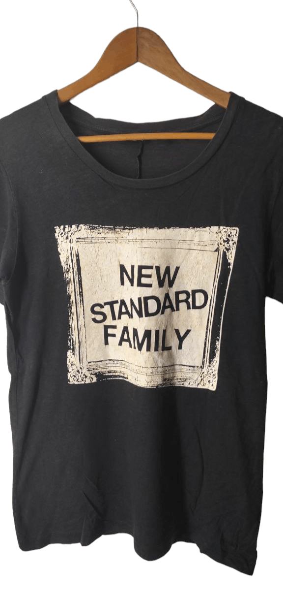 Undercover UNDERCOVER NEW STANDARD FAMILY X UNIQLO TEE Size US M / EU 48-50 / 2 - 2 Thumbnail