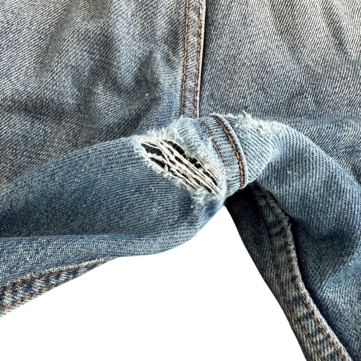 Balenciaga BALENCIAGA 2023SS Damaged Hem Loose Fit Denim Jeans S Size US 32 / EU 48 - 9 Thumbnail