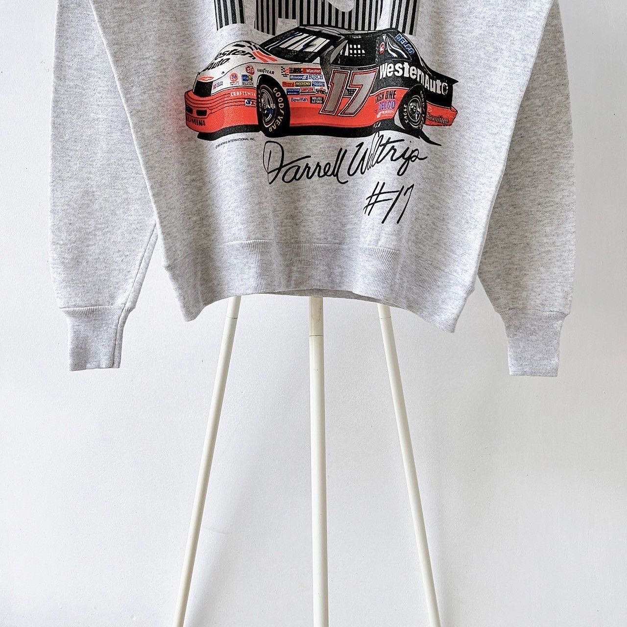 Vintage 90s Darrell Waltrip NASCAR racings sweatshirt/ XL Size US XL / EU 56 / 4 - 4 Thumbnail