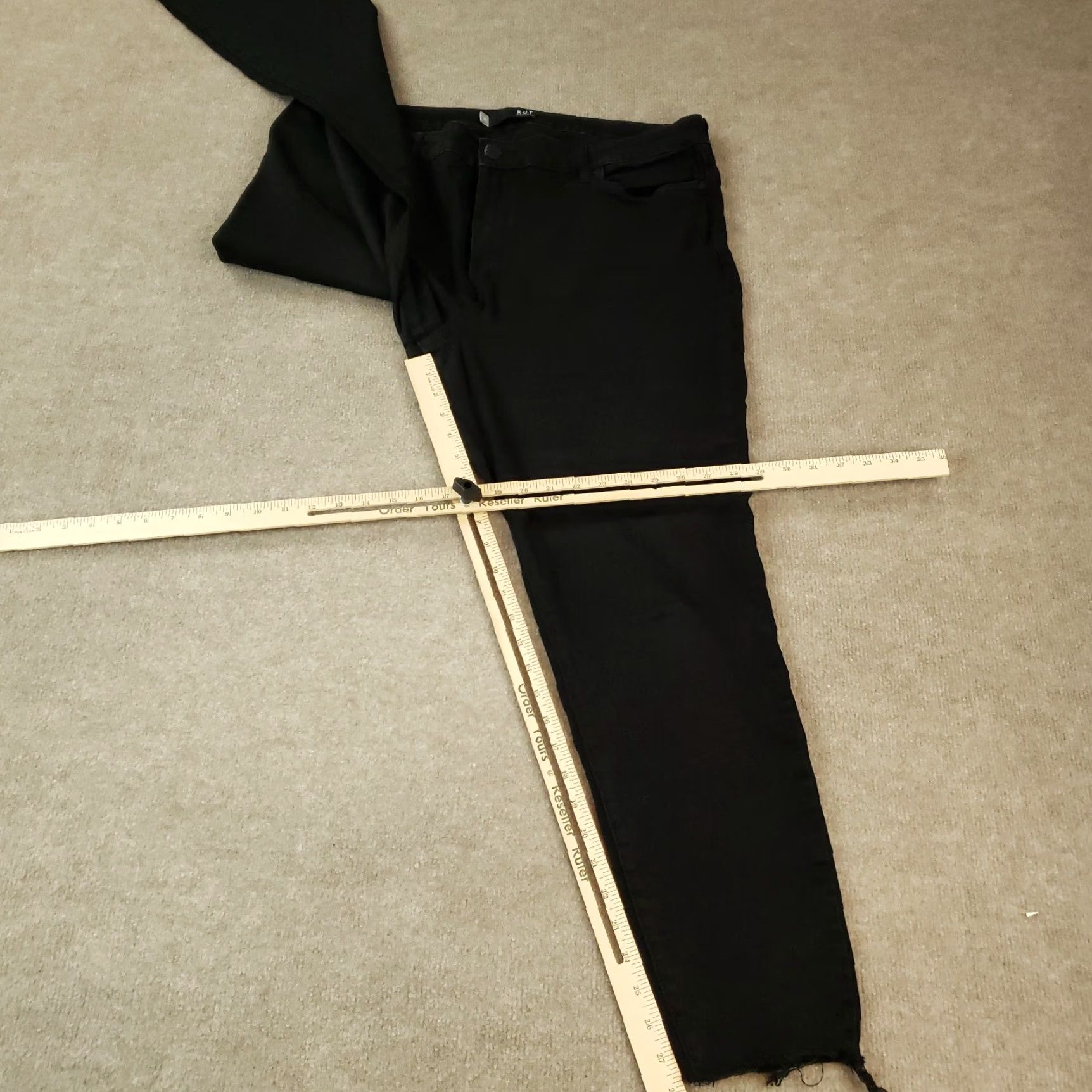 Vintage KUT from the Kloth Jeans Womens Size 18 Black Denim Skinny Leg Stretch Frayed Size 40" / US 18 - 2 Thumbnail
