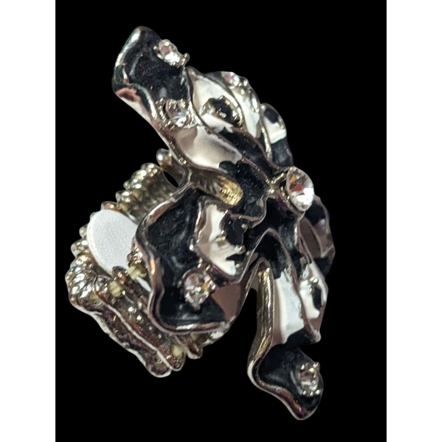 Other Chunky Floral Black And White Stretch Statement Ring Size 6 Size ONE SIZE - 7 Thumbnail
