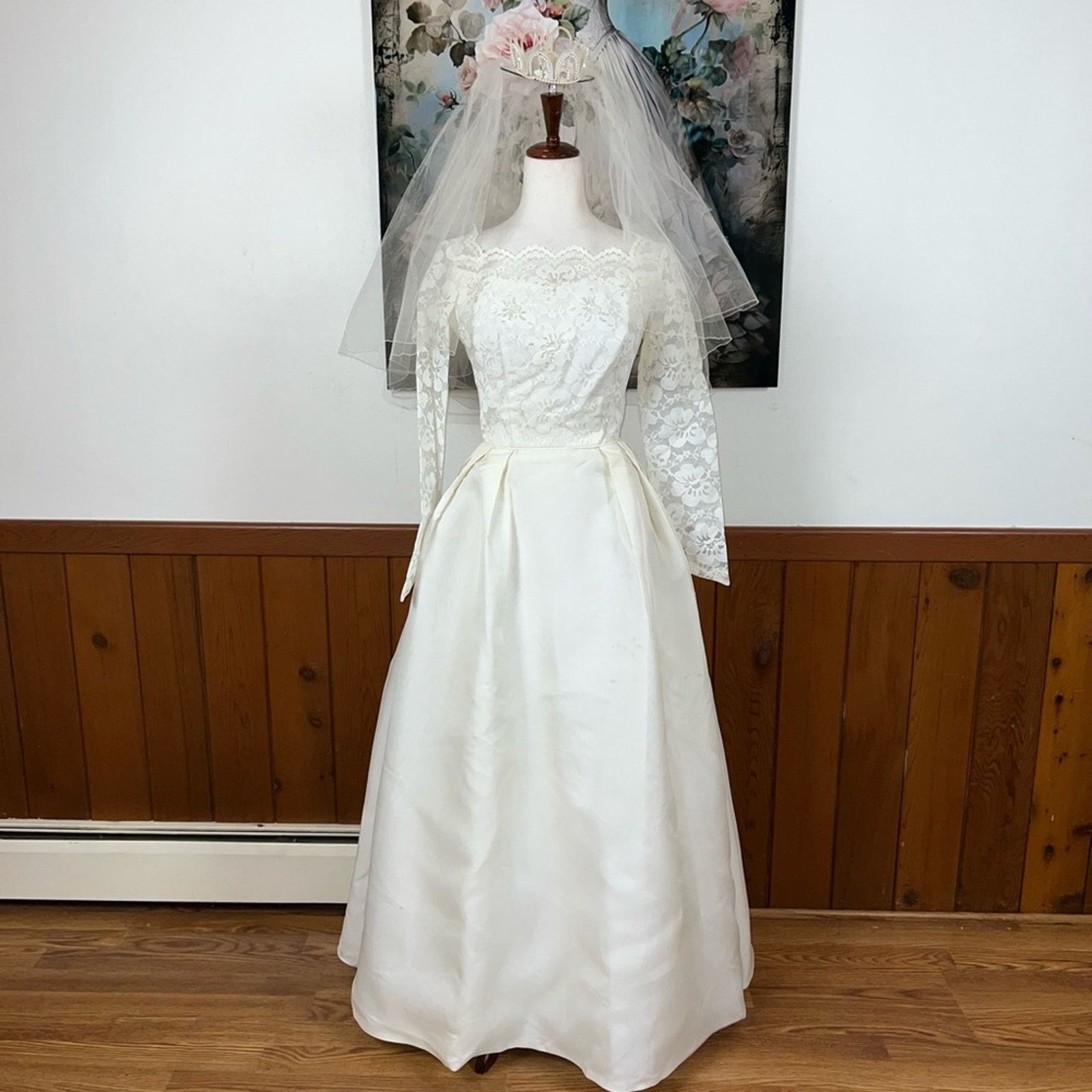 Vintage Stunning Vintage 1950s Silk Wedding Gown & Crown! Size M / US 6-8 / IT 42-44 - 10 Thumbnail