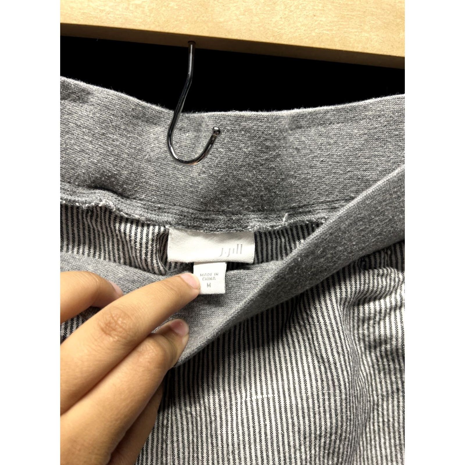 J. Jill J.Jill Linen Rayon Blend Pull On Womens Pants Striped Medium Gray Ankle Straight M Pants Womens Size 32" / US 10 / IT 46 - 2 Thumbnail