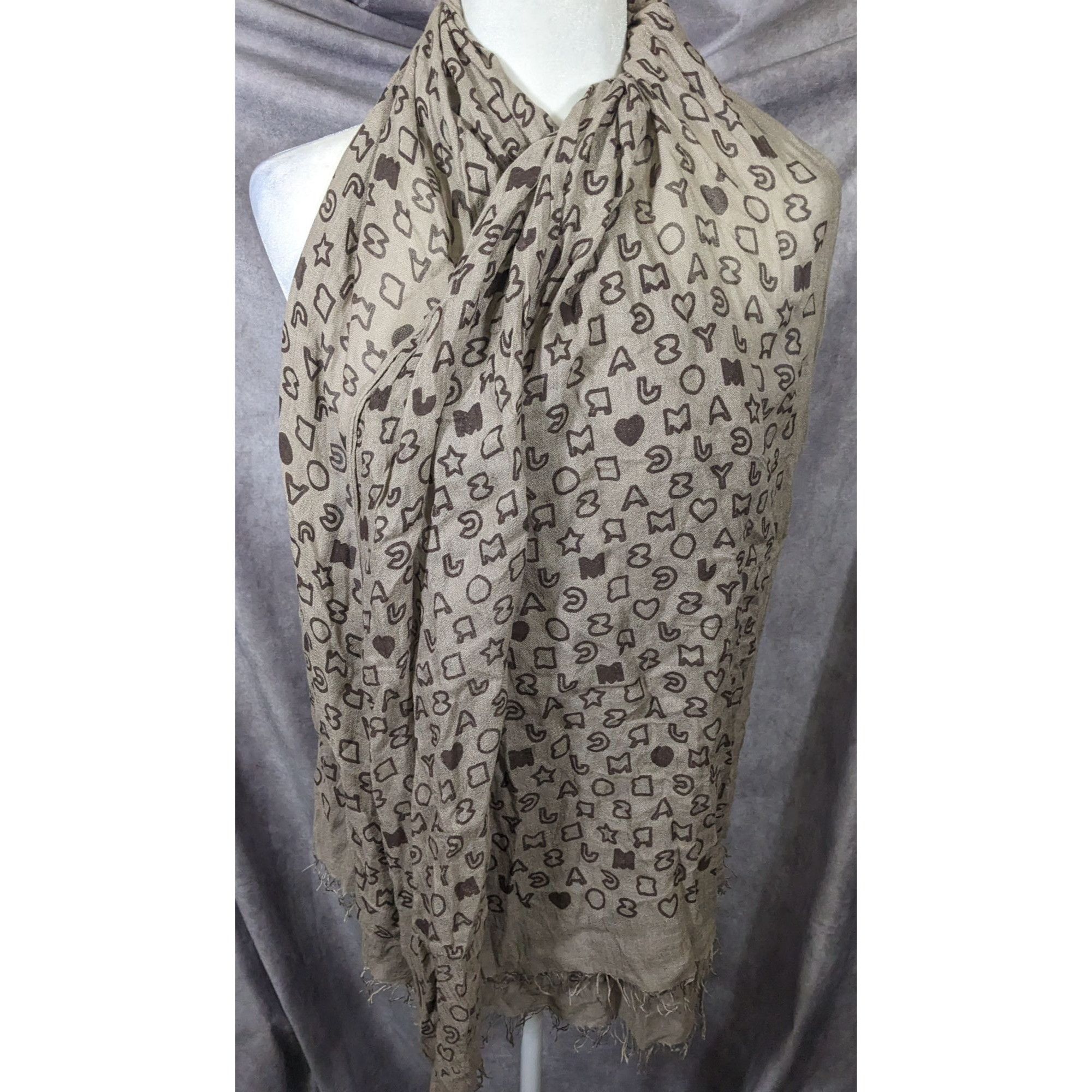 Marc by Marc Jacobs Marc By Marc Jacobs Grey And Black Allover Letter Print Scar Size ONE SIZE - 7 Thumbnail