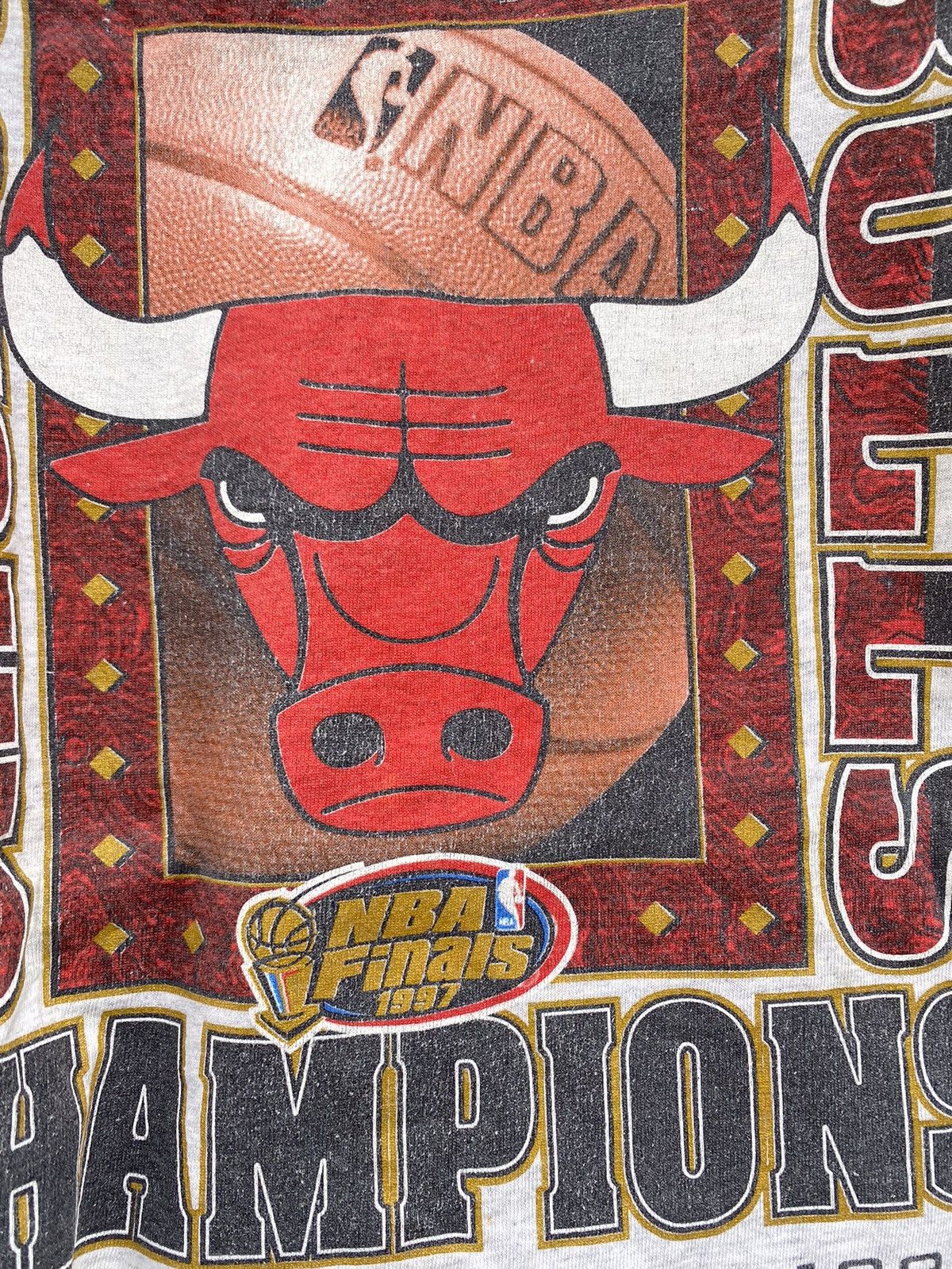 Logo 7 Vintage 90s chicago bulls five time nba champions tee Size US L / EU 52-54 / 3 - 4 Thumbnail