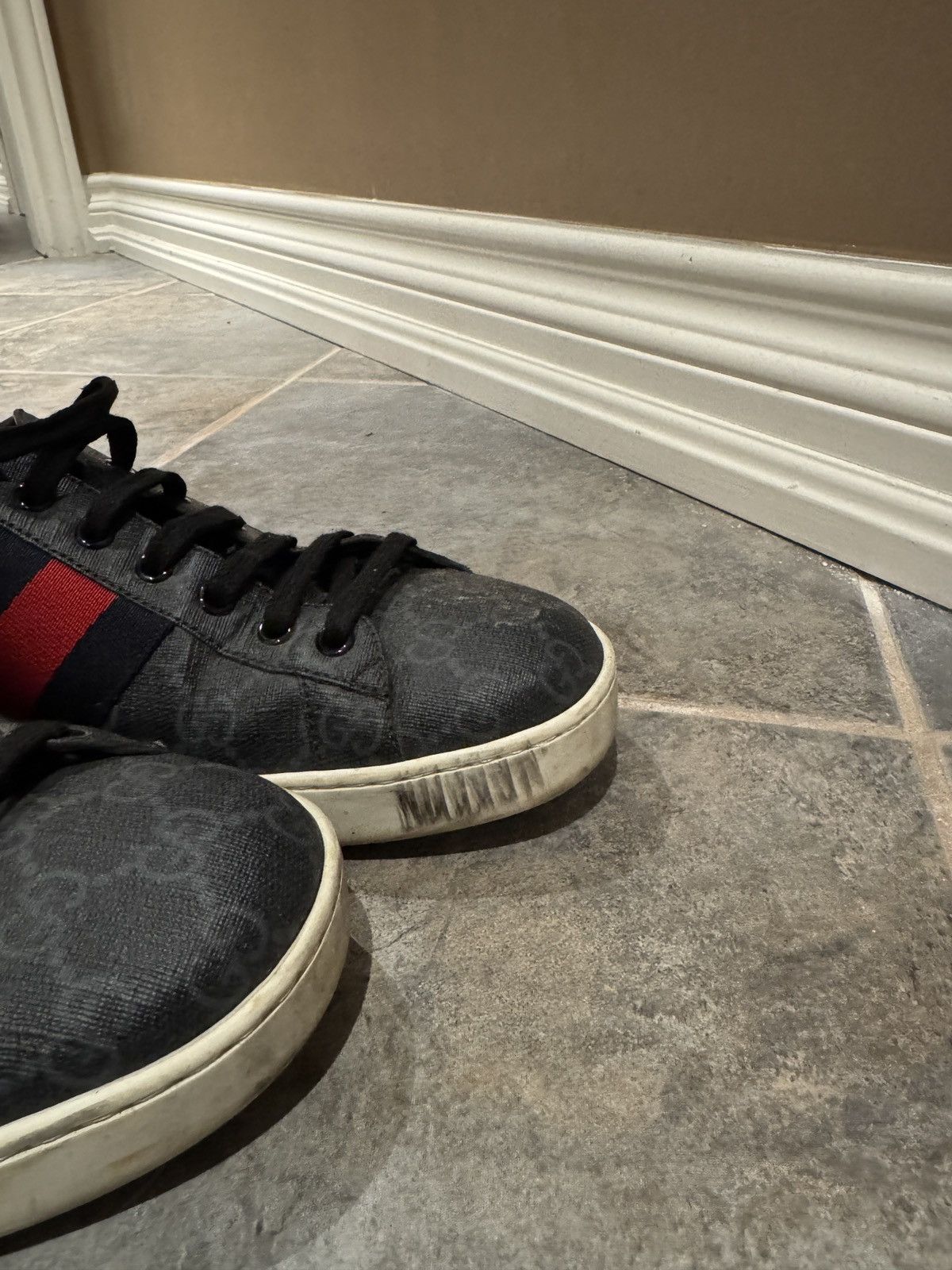 Gucci Gucci mens low top leather sneakers. Size US 9 / EU 42 - 5 Thumbnail