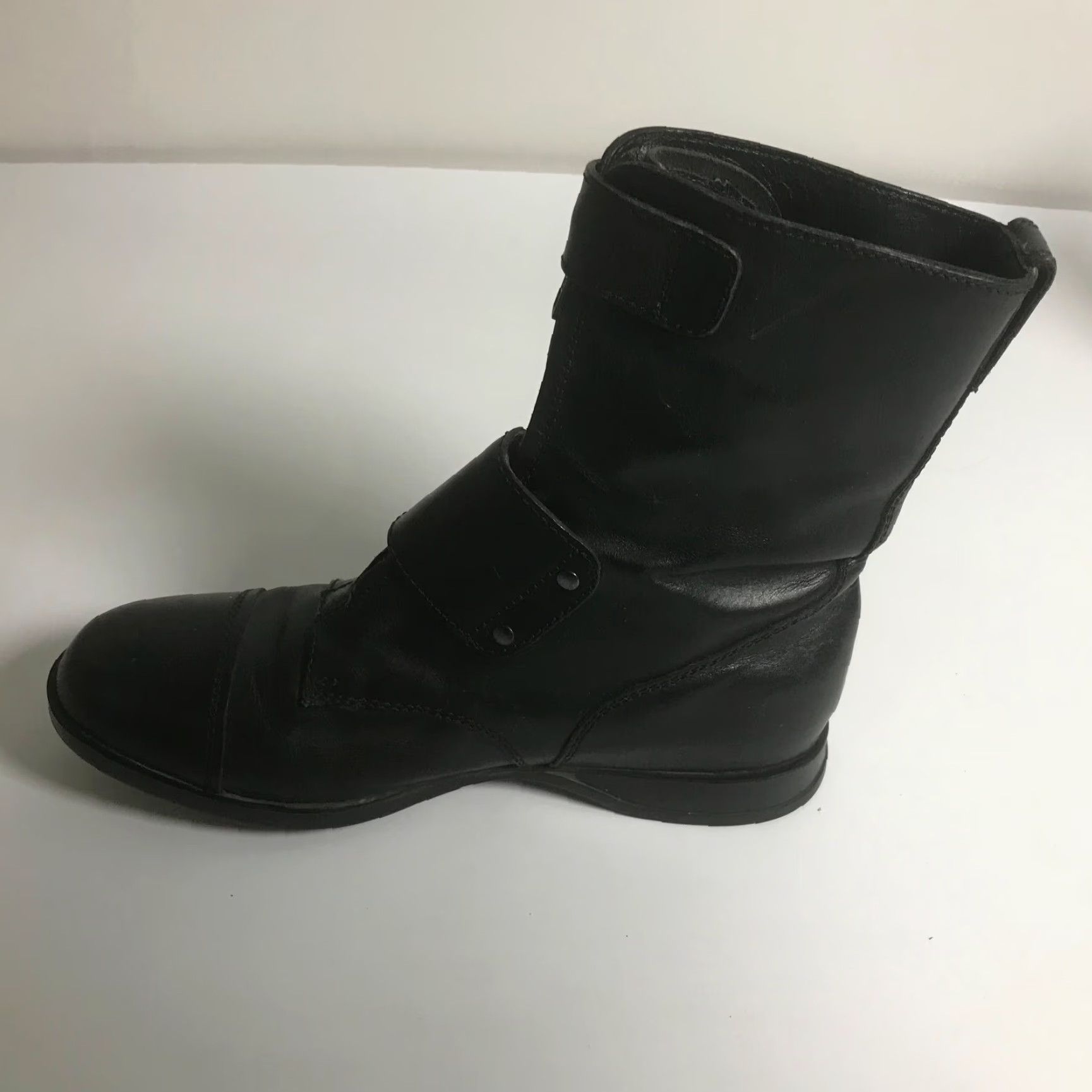 Hogan Hogan Womens Boots Black Leather Motorcycle Biker Mid-Calf Buckle Round Toe 7 / 38 Shoe Size Womens Size US 7 / IT 37 - 7 Thumbnail