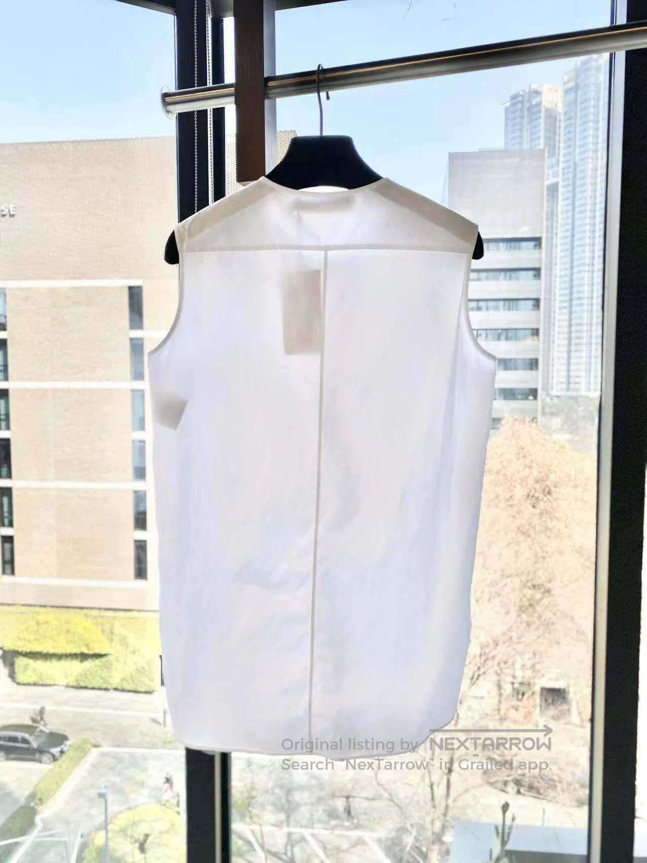 Dior Dior Little bee sleeveless shirt top| Size XXS / US 00 / IT 34 - 3 Thumbnail