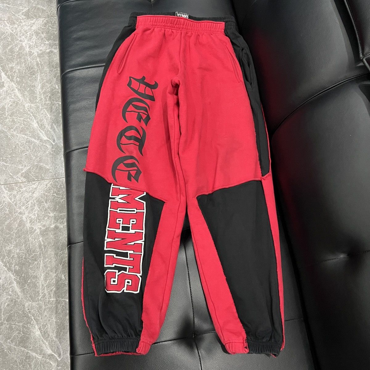 Vetements Vetements SS20 Devanagari Logo Asym Patchwork Jogger Pants Size US 30 / EU 46 - 1 Thumbnail
