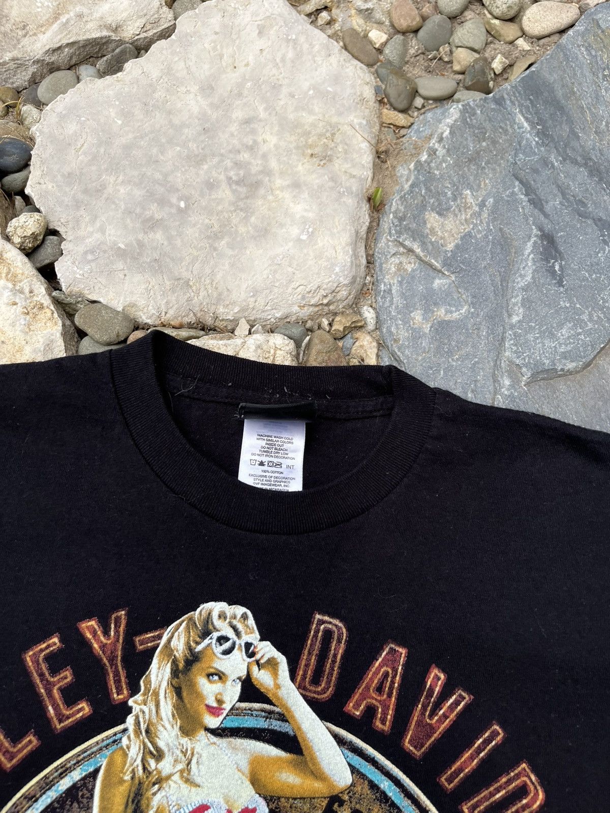 Harley Davidson Vintage Harley-Davidson pinup girl lady wheels t-shirt tee Size US M / EU 48-50 / 2 - 10 Thumbnail