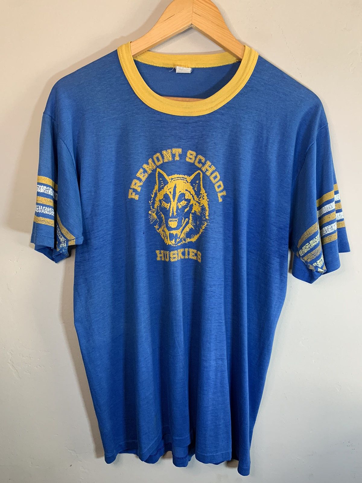 Velva Sheen × Vintage *RARE* Vintage 1970’s Fremont Huskies Single Stitch T-Shirt Size US XL / EU 56 / 4 - 1 Thumbnail
