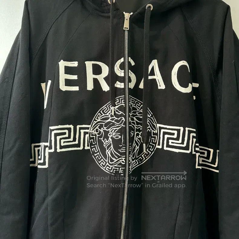 Versace Versace The main line is a classic Medusa LOGO pattern pri Size US L / EU 52-54 / 3 - 5 Thumbnail