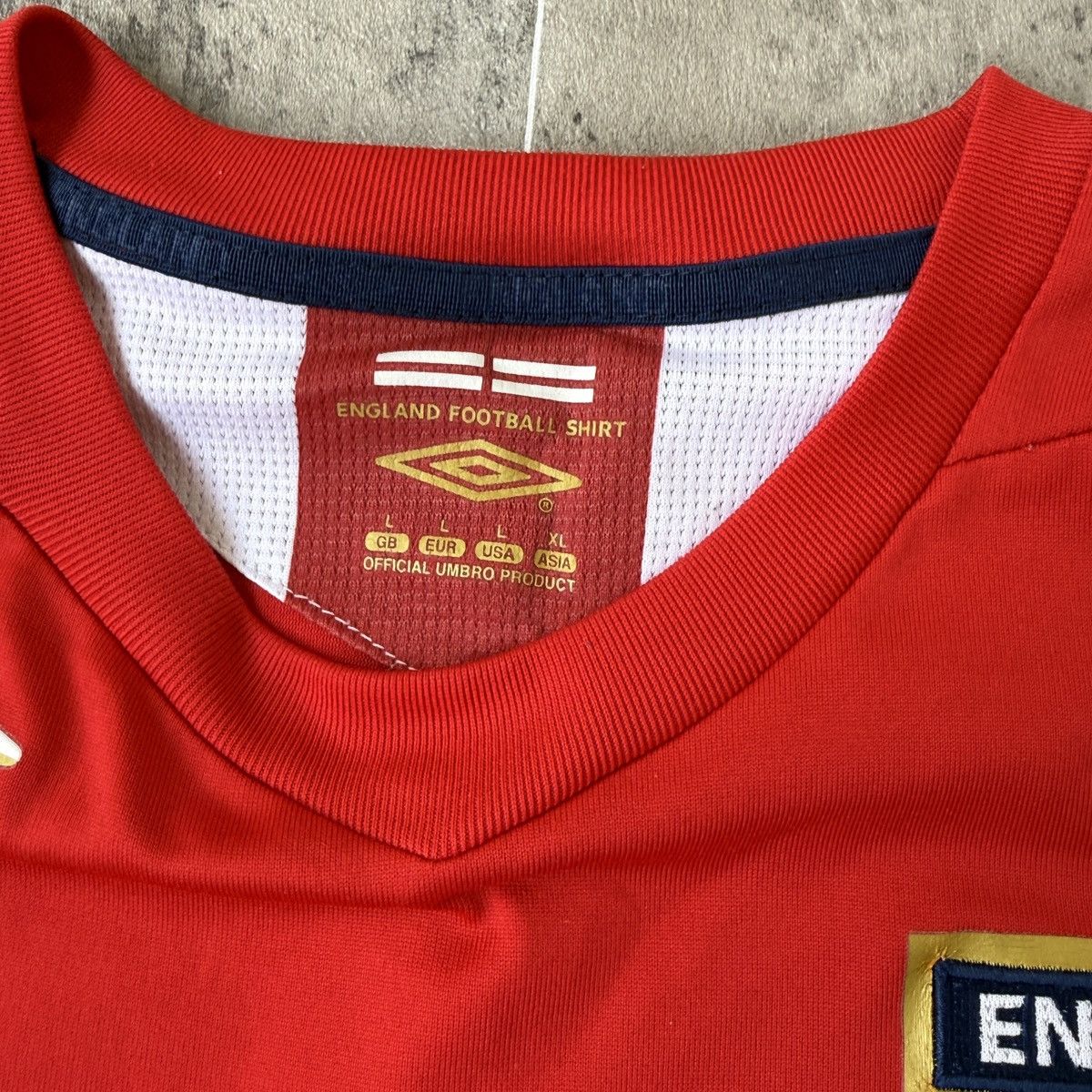 Umbro Vintage 2006-2008 England Away Football Jersey / Umbro Red Size US L / EU 52-54 / 3 - 5 Thumbnail