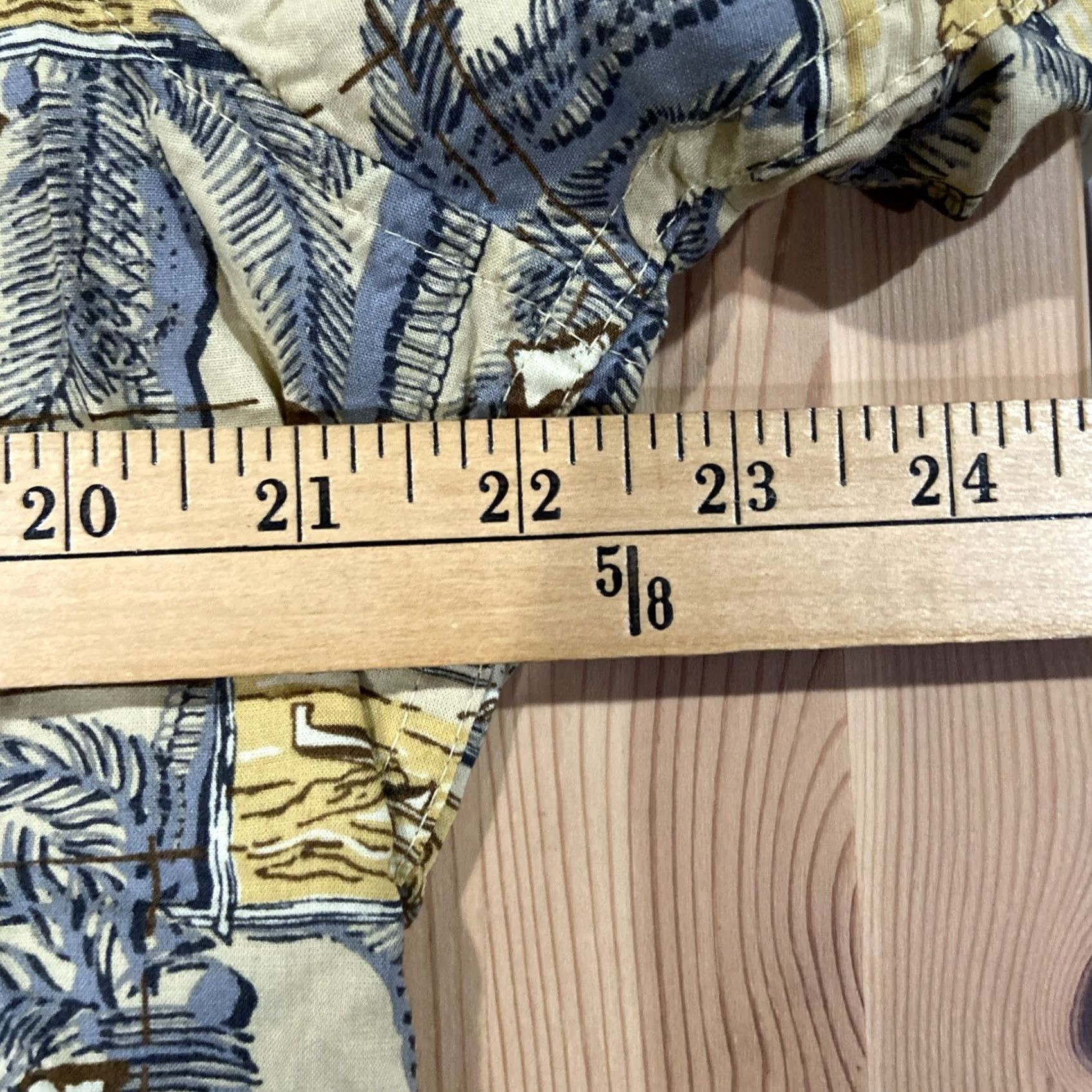Reyn Spooner REYN SPOONER Beige Hawaiian Islands Canoe Palm Trees 100% SPUN RAYON Medium Button-Up Shirt Mens Hawaiian 90s Vintage Size US M / EU 48-50 / 2 - 4 Thumbnail